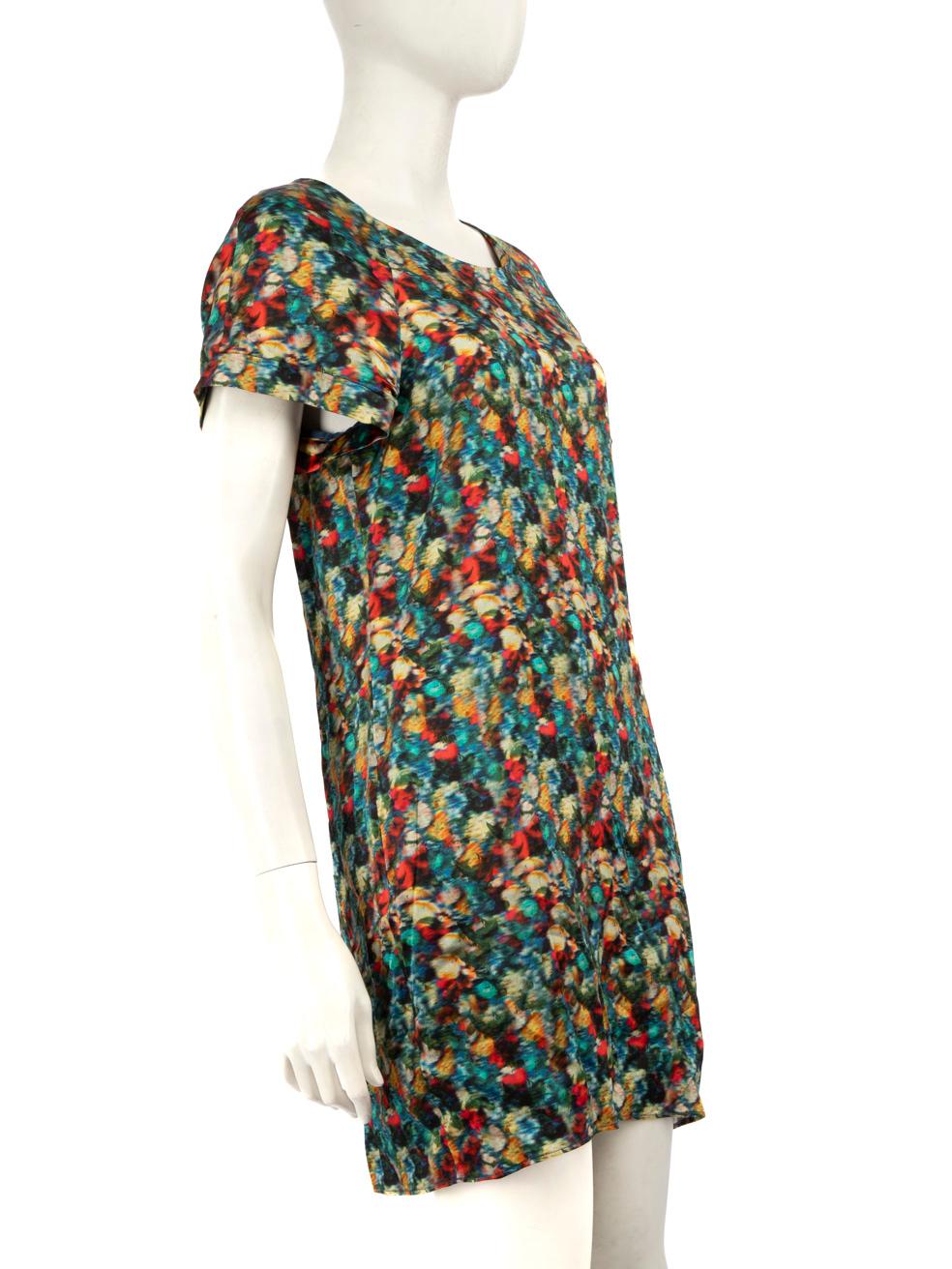 CONDITION is Very good. Minimal wear to the dress is evident. Missing size and composition on this used Erdem designer resale item.
 
 Details
 
 
 Multicolour
 
 Silk
 
 Dress
 
 Abstract pattern
 
 Mini
 
 Short sleeves
 
 Round neck
 
 
 
 
 
