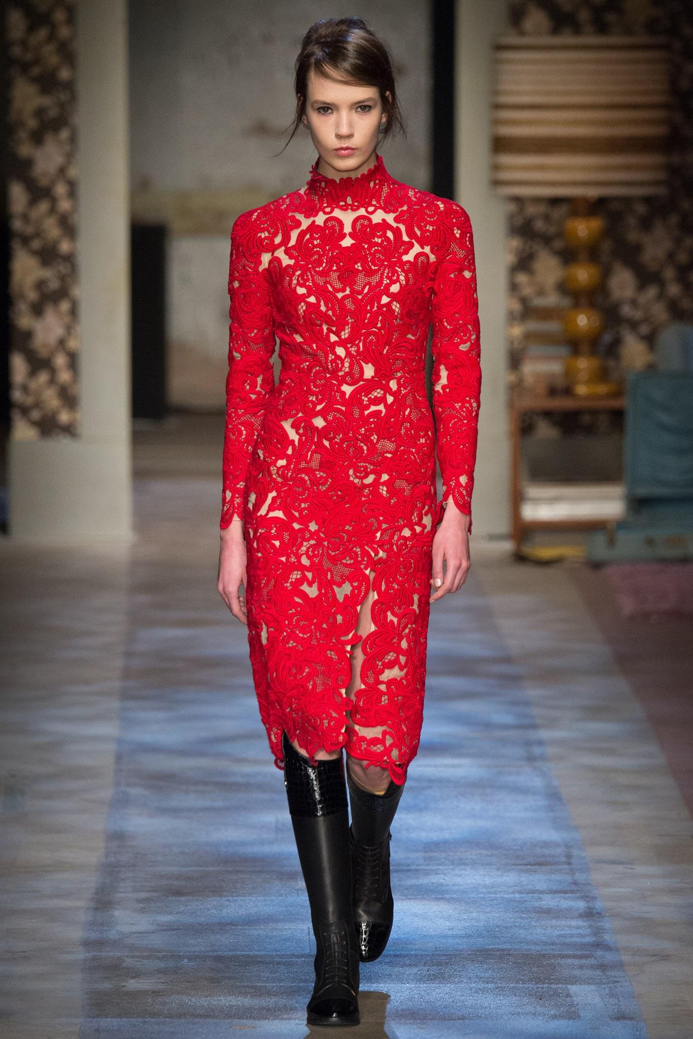 Erdem Fall 2015 Red Guipure Lace Long Sleeve Cocktail Dress - 2/4 In Excellent Condition In Toronto, ON