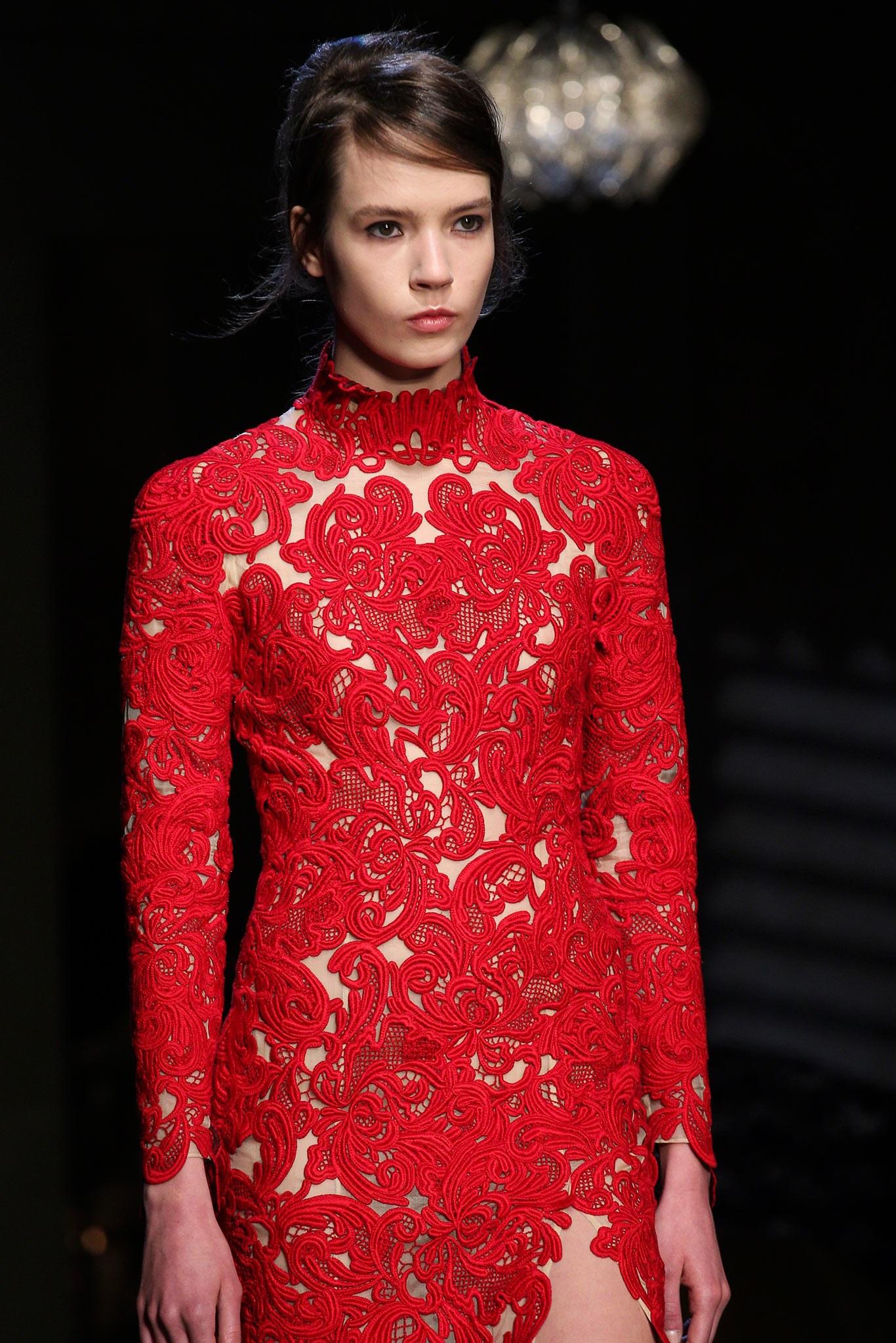 Women's Erdem Fall 2015 Red Guipure Lace Long Sleeve Cocktail Dress - 2/4