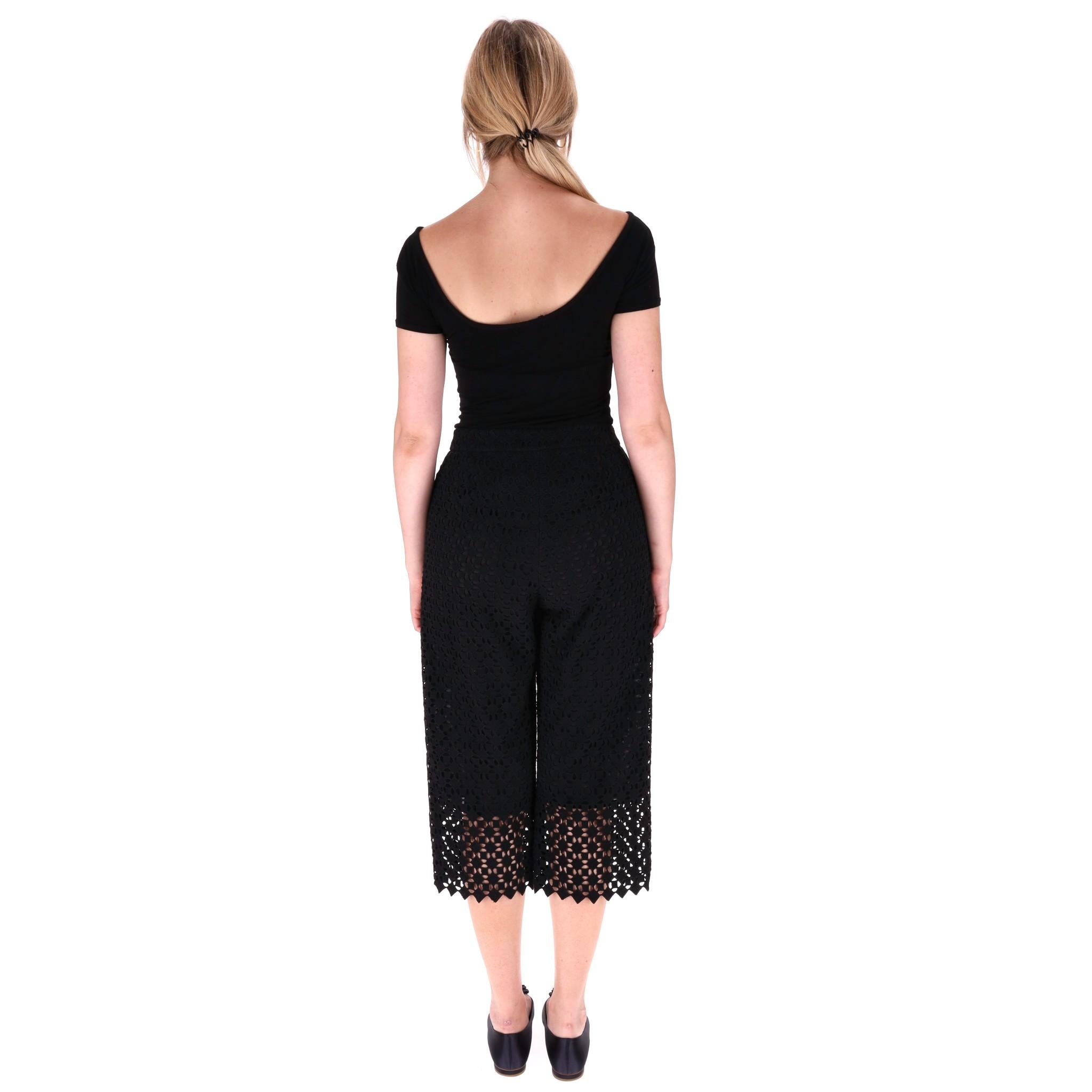Erdem Laser-Cut Cotton Wide Capri Trousers In Excellent Condition For Sale In London, GB