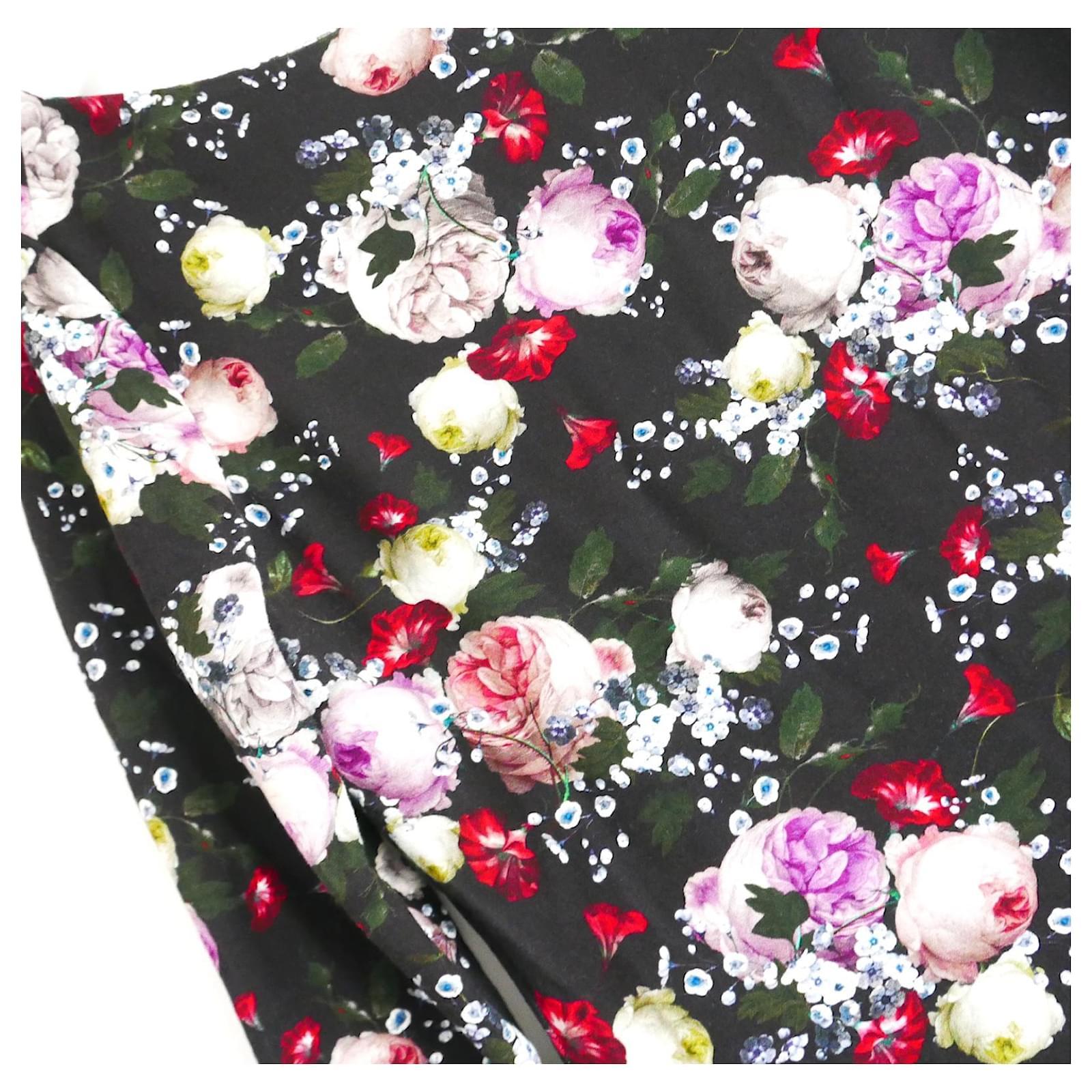Lovely Erdem Reese floral print stretch jersey dress. Unworn. Made from super soft, stretchy black viscose and elastane with a gorgeous floral peony print. It has a lined layered bust and a sleek, body hugging slip on cut with long sleeves. Size