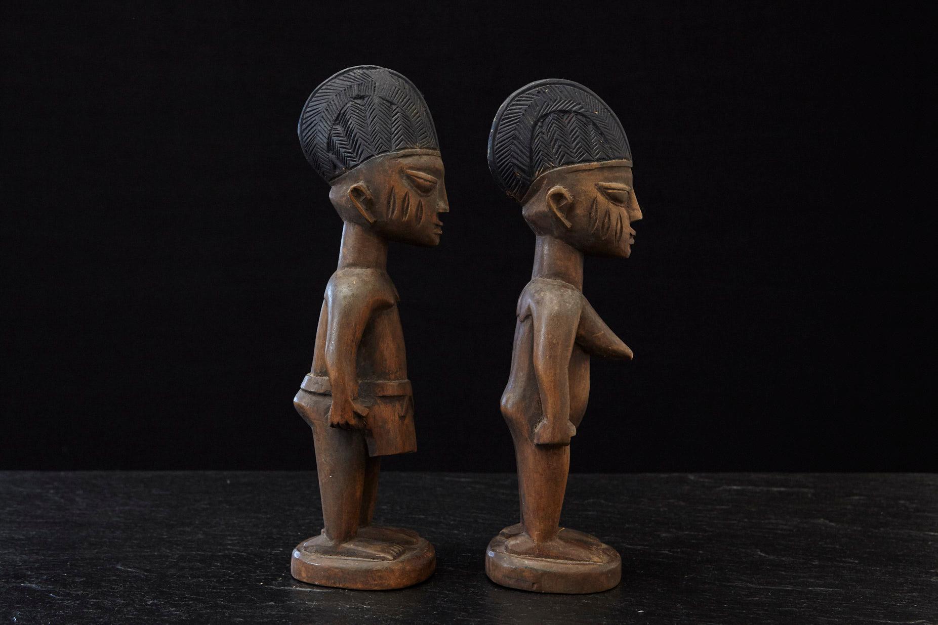 Ere Ibeji Paire de figurines commémoratives, Abeokuta, Yoruba People Nigeria, 20e C. Bon état - En vente à Aramits, Nouvelle-Aquitaine