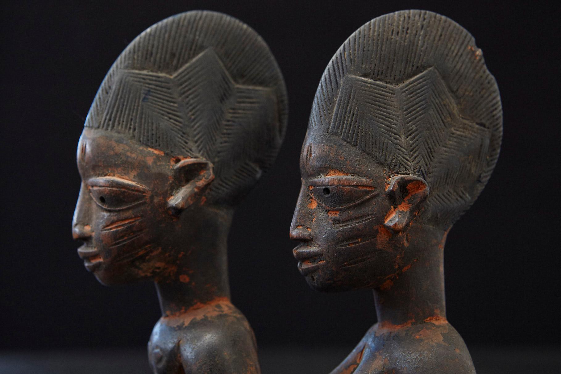 Eres Ibeji Gedenkfigurenpaar, Ife, Yoruba People Nigeria Anfang 20. im Angebot 1