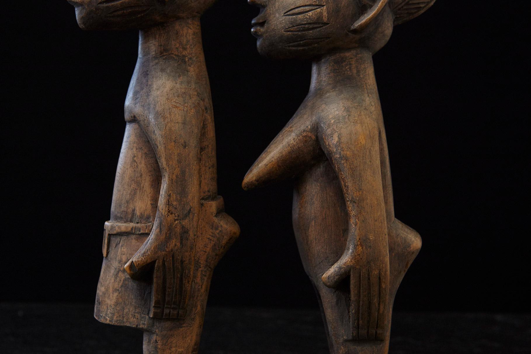 Eres Ibeji Gedenkfiguren-Paar, Ogbomosho, Yoruba People Nigeria 20. Jahrhundert im Angebot 3