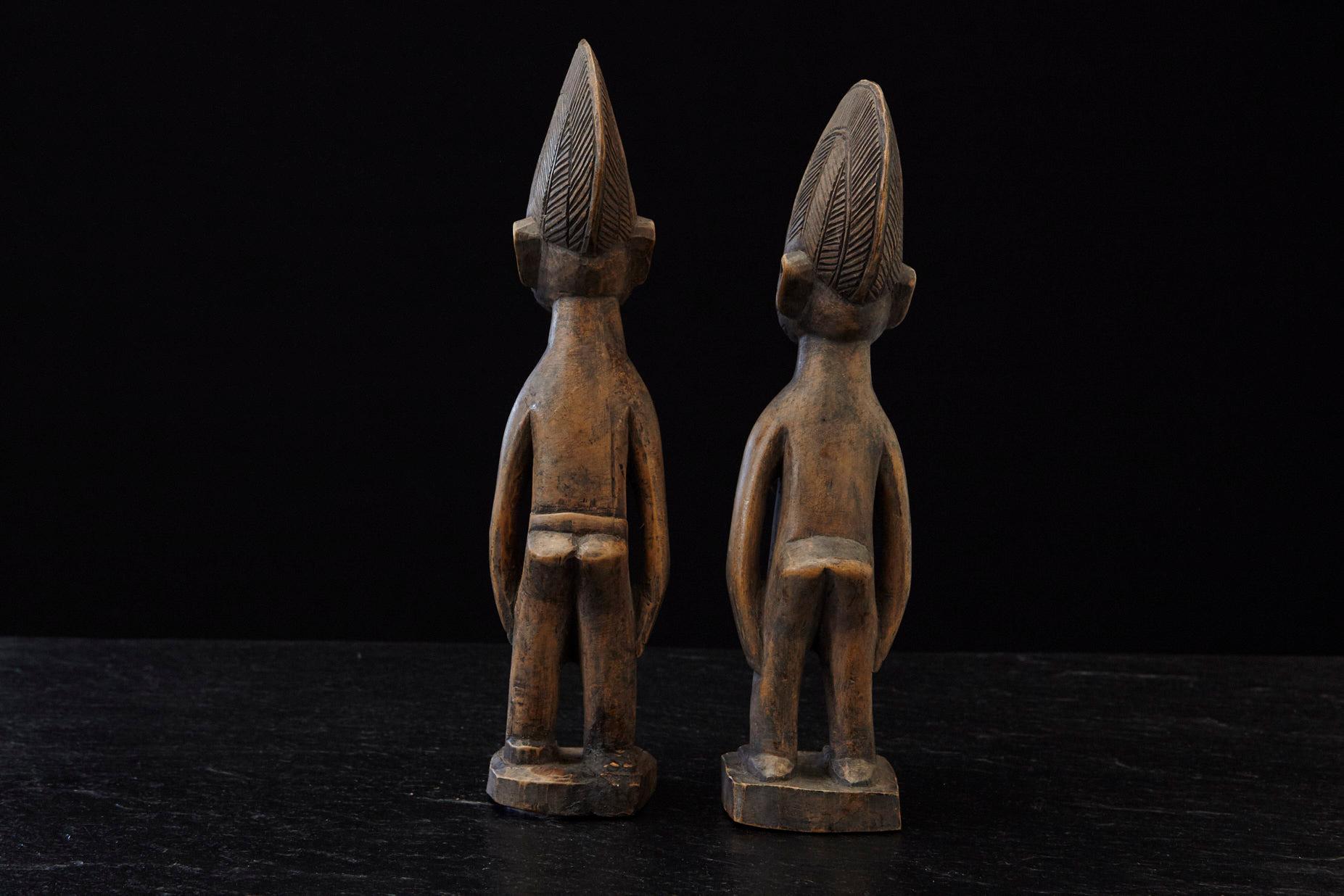 Ere Ibeji Pair of Commemorative Figures, Ogbomosho, Yoruba People Nigeria 20th C In Good Condition For Sale In Aramits, Nouvelle-Aquitaine