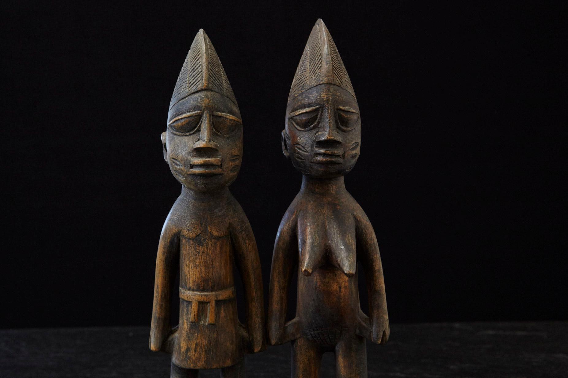 Eres Ibeji Paire de figurines commémoratives, Ogbomosho, Yoruba People Nigeria 20e C en vente 1