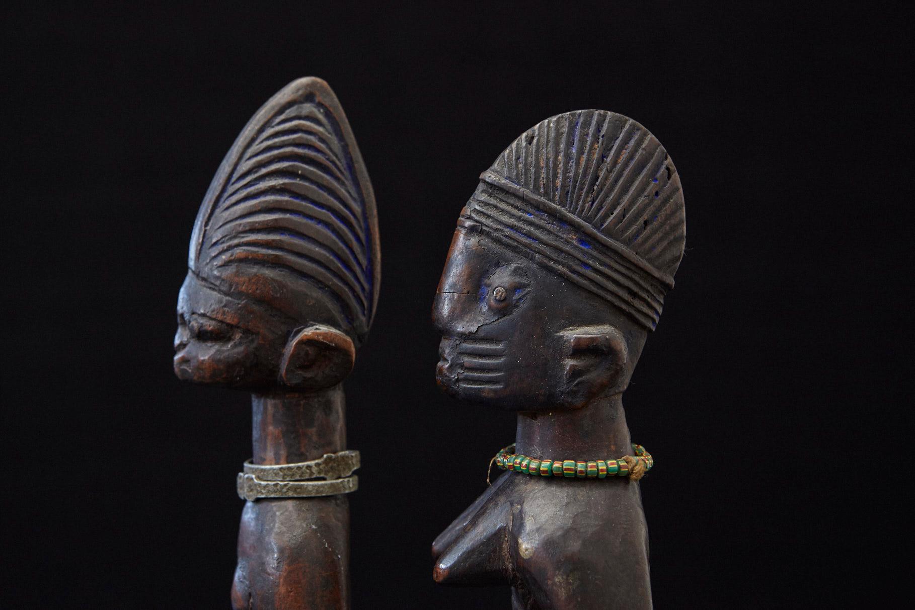 Ere Ibeji Pair of Commemorative Figures, Oyo, Yoruba People Nigeria, late 19th C In Good Condition For Sale In Aramits, Nouvelle-Aquitaine