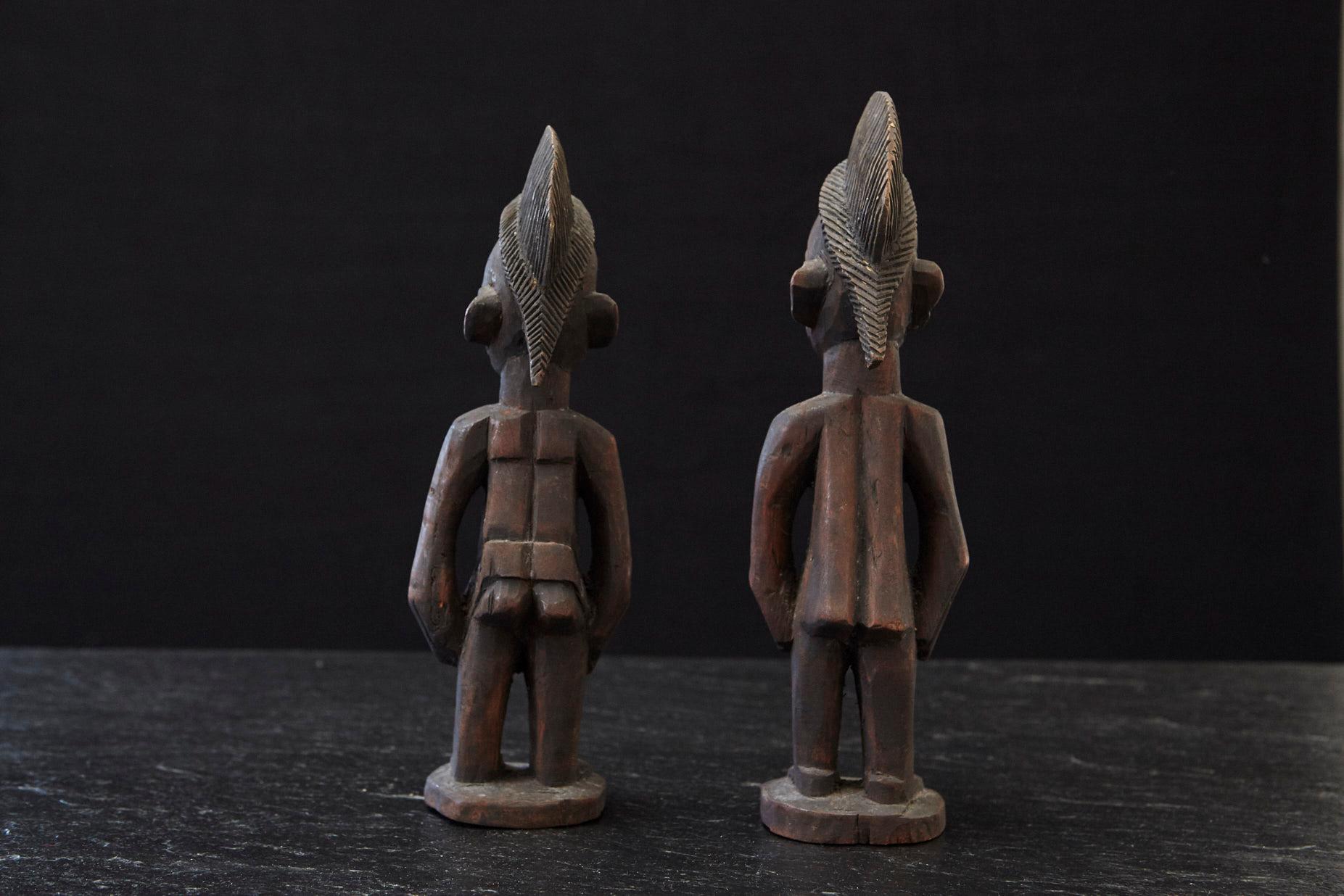 Hand-Carved Ere Ibeji Pair of Commemorative Figures, Oshogbo, Yoruba People, Nigeria, 20th C For Sale