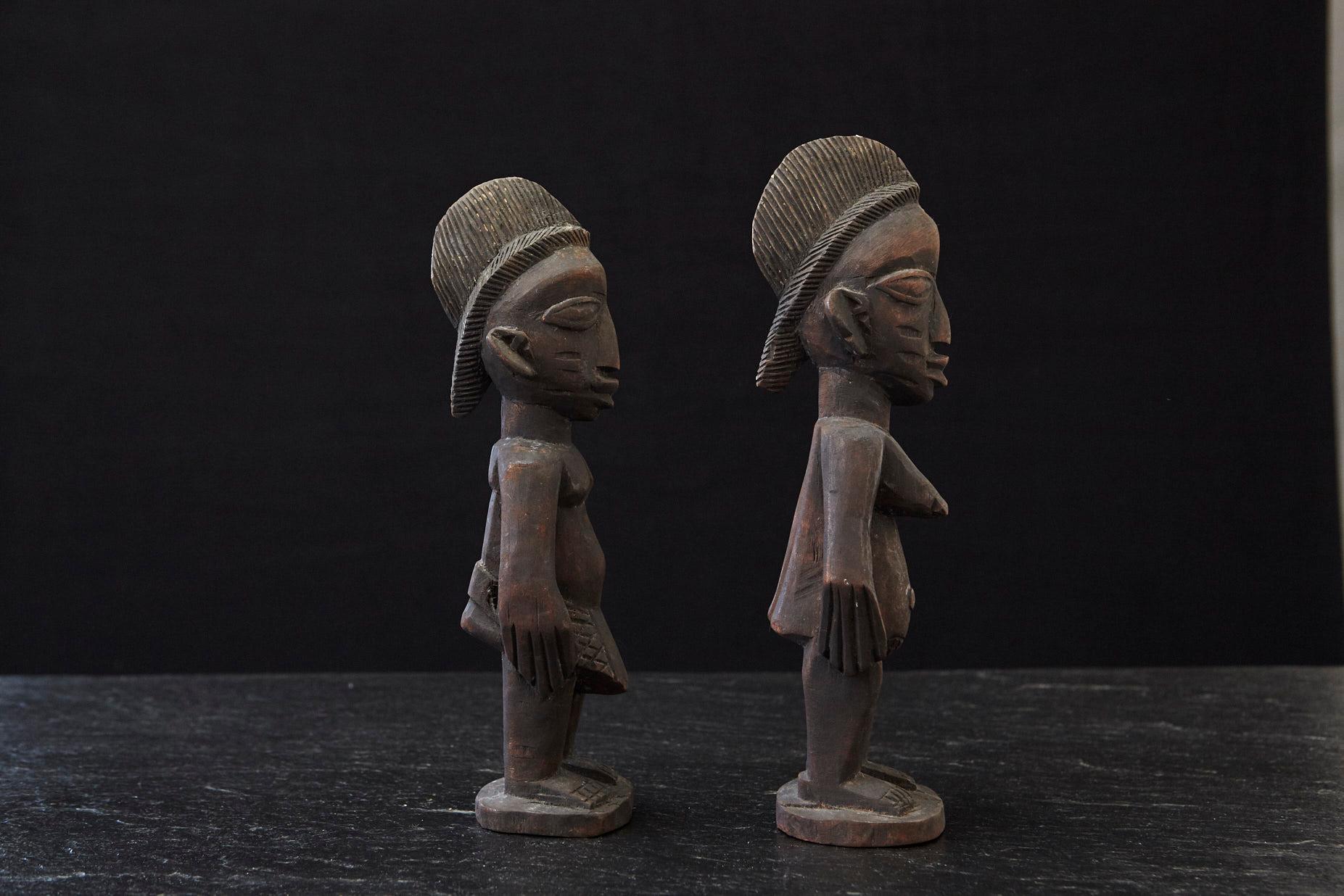 Ere Ibeji Pair of Commemorative Figures, Oshogbo, Yoruba People, Nigeria, 20th C In Good Condition For Sale In Aramits, Nouvelle-Aquitaine