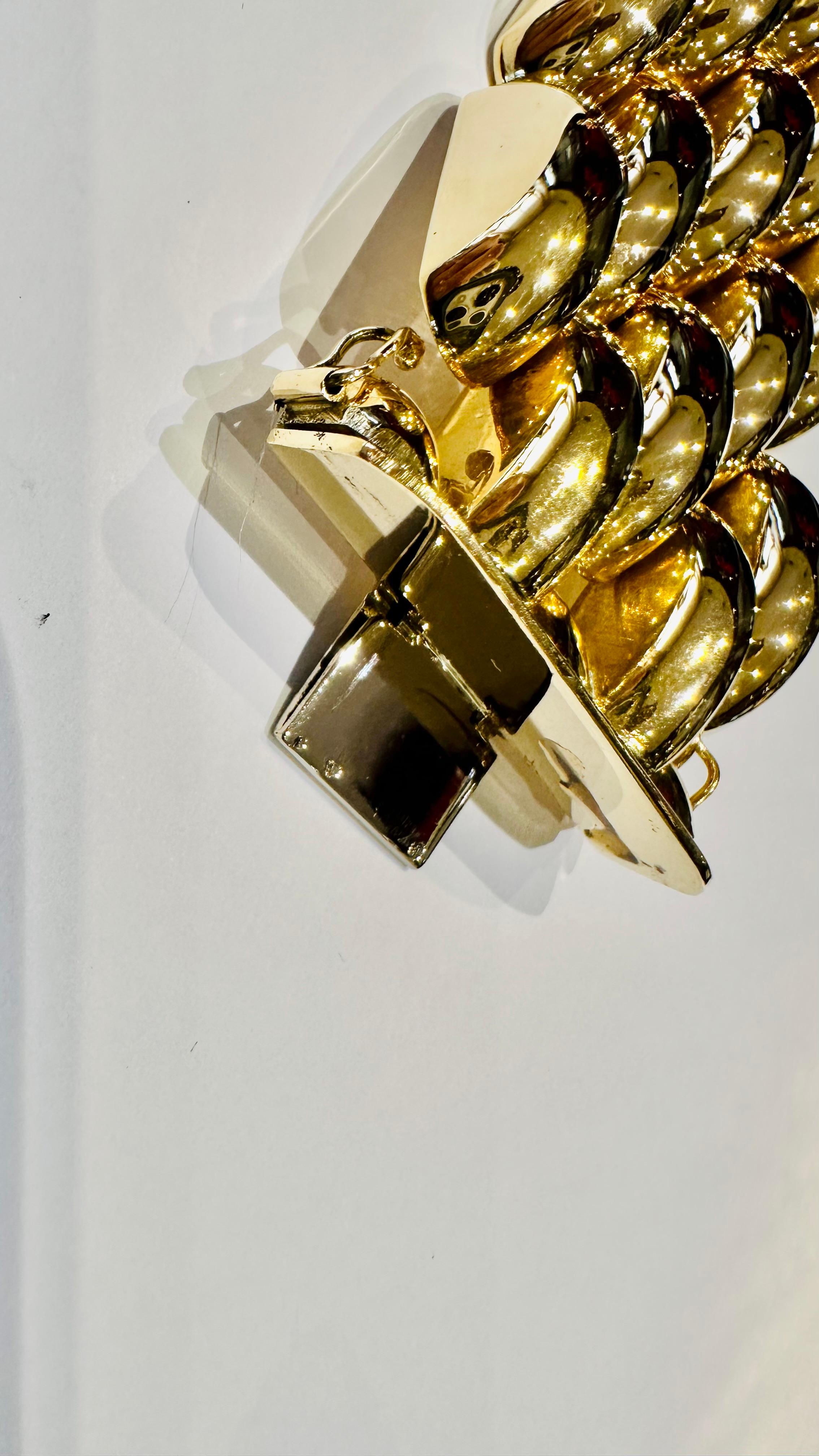 Golden Legacy: Solid Yellow Gold Bracelet - Icon of Timeless Luxury For Sale 6