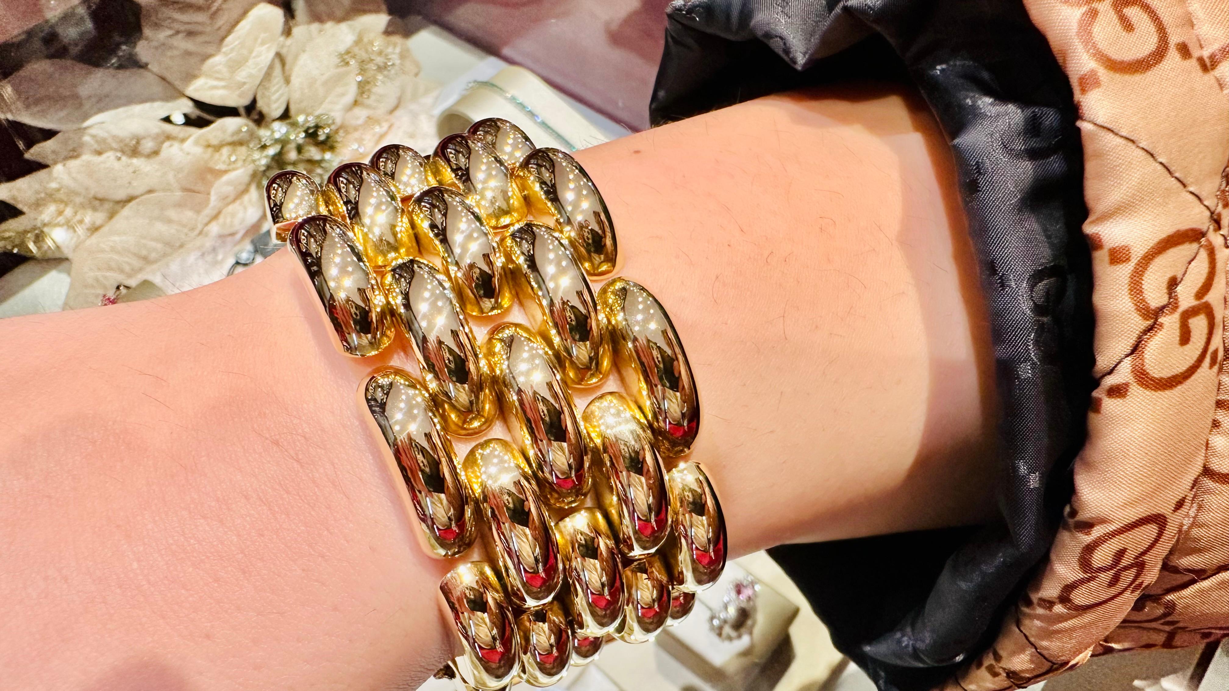 Women's or Men's Golden Legacy: Solid Yellow Gold Bracelet - Icon of Timeless Luxury For Sale