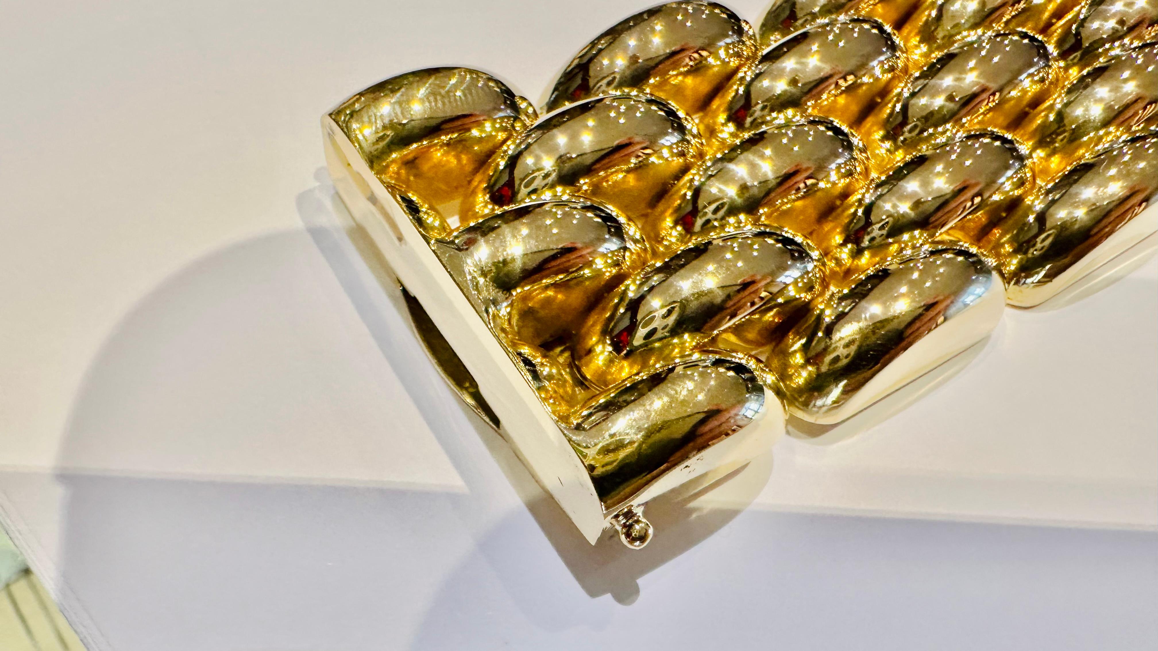 Golden Legacy: Solid Yellow Gold Bracelet - Icon of Timeless Luxury For Sale 5