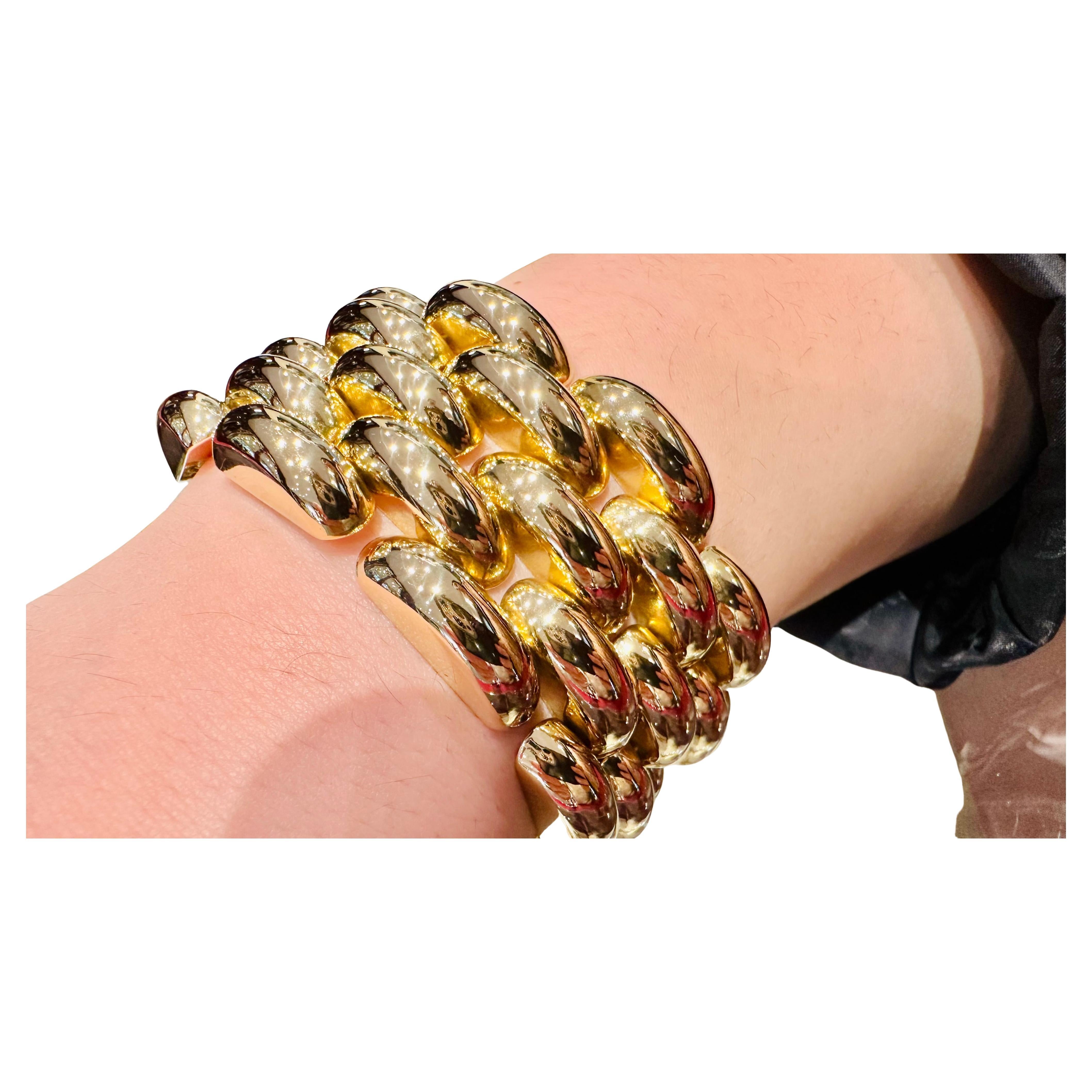 Golden Legacy: Solid Yellow Gold Bracelet - Icon of Timeless Luxury For Sale