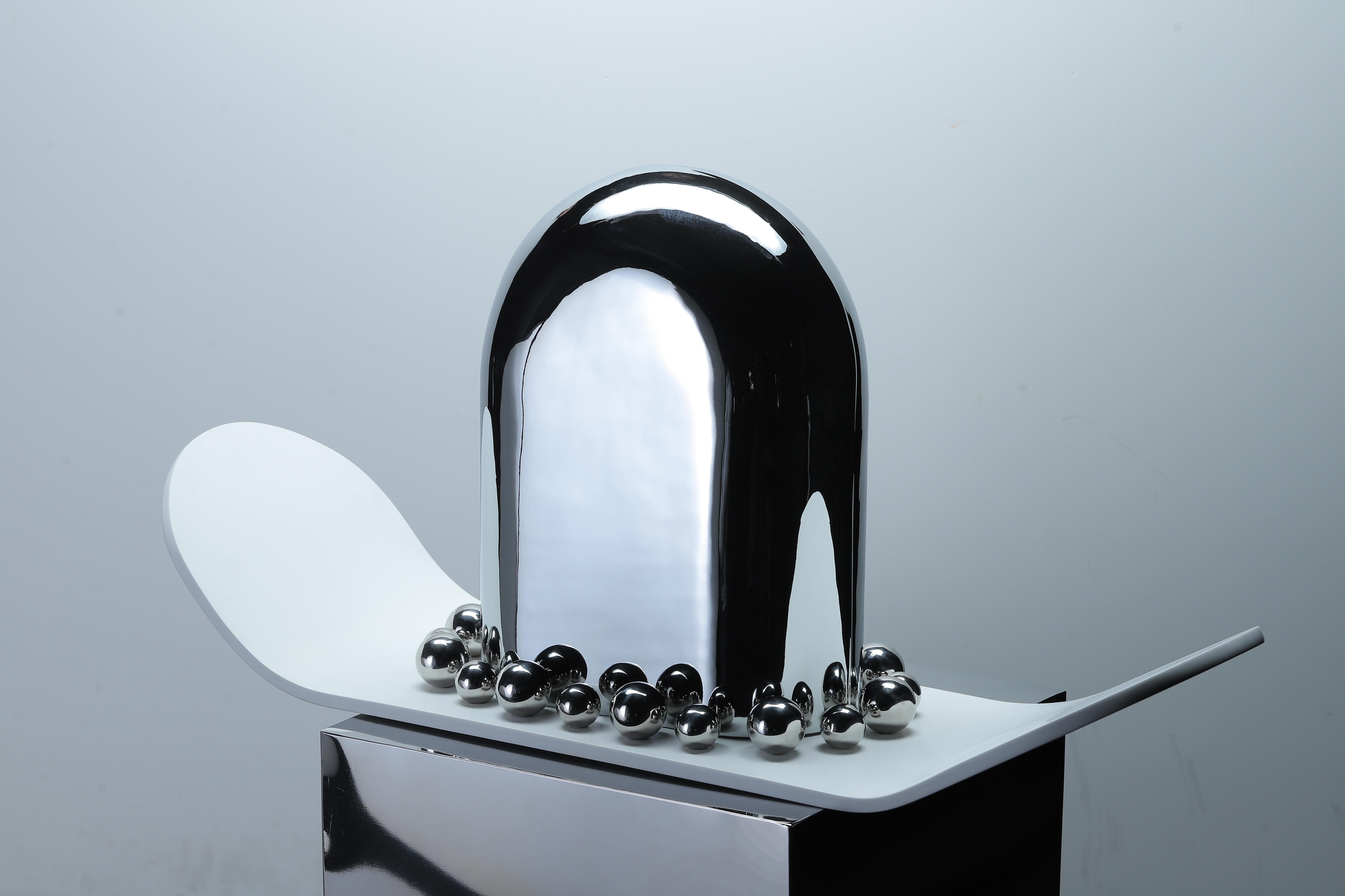 Escultura georgiana contemporánea de Erekle Tsuladze - Sombrero en venta 1