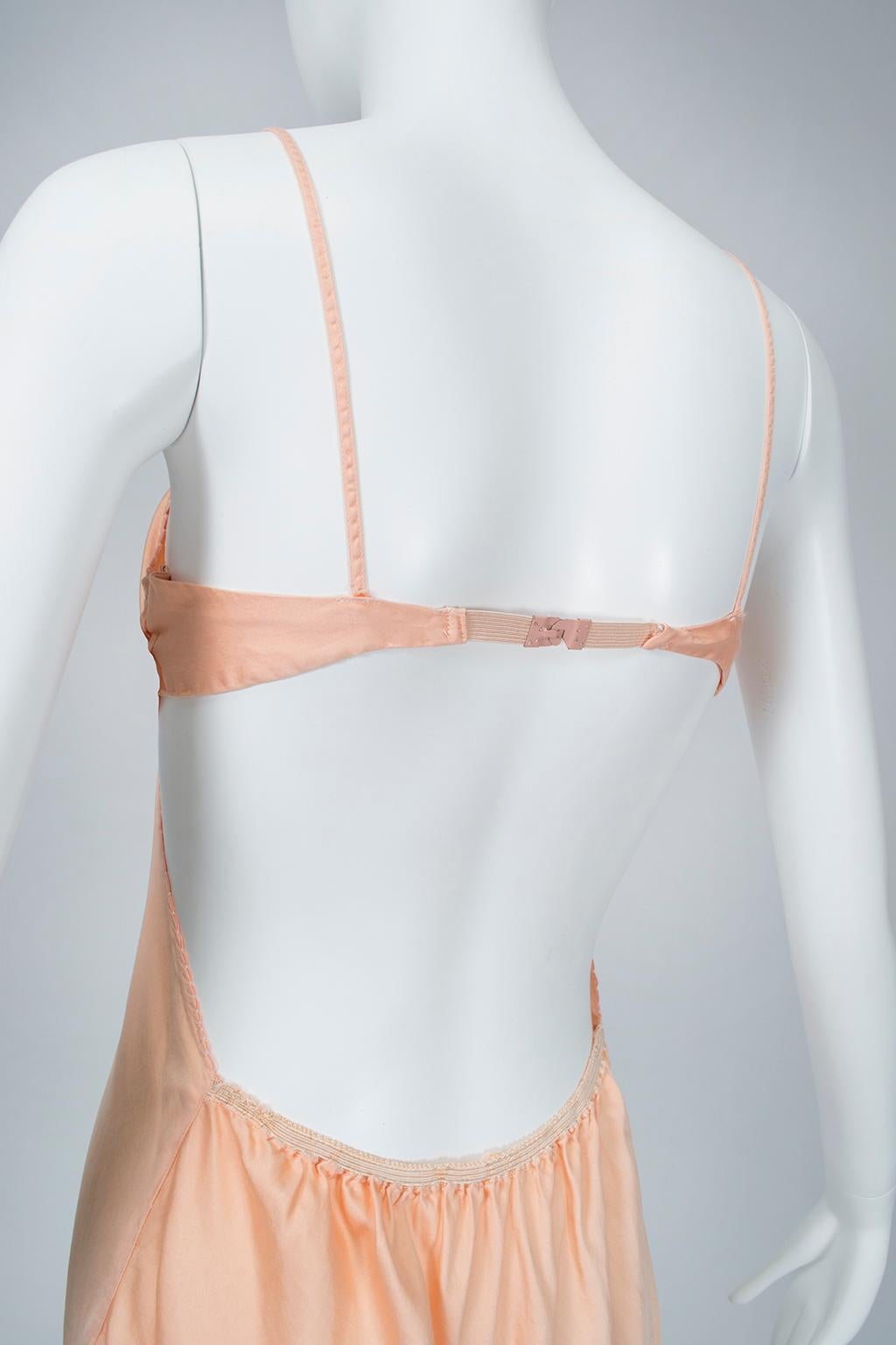 Erès-Inspired Peach Silk Charmeuse Open Back Step-In Teddy Bodysuit– M, 1930s In Good Condition For Sale In Tucson, AZ