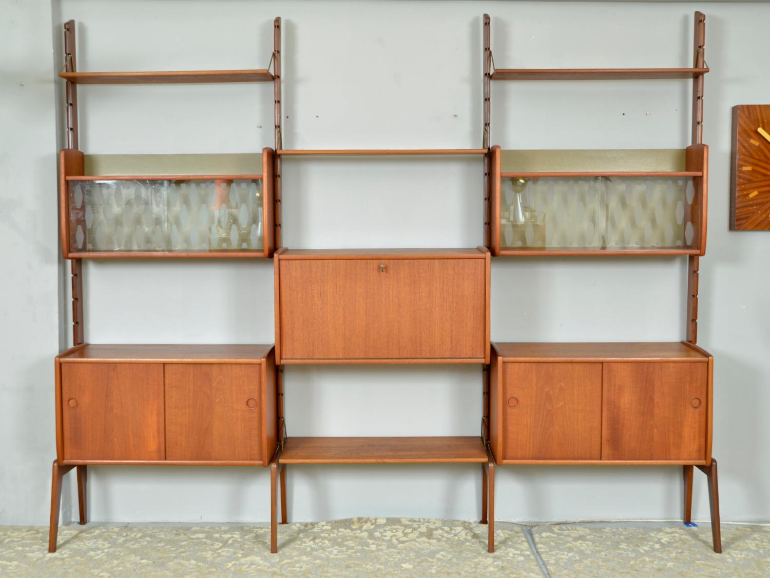 This Scandinavian freestanding “Ergo