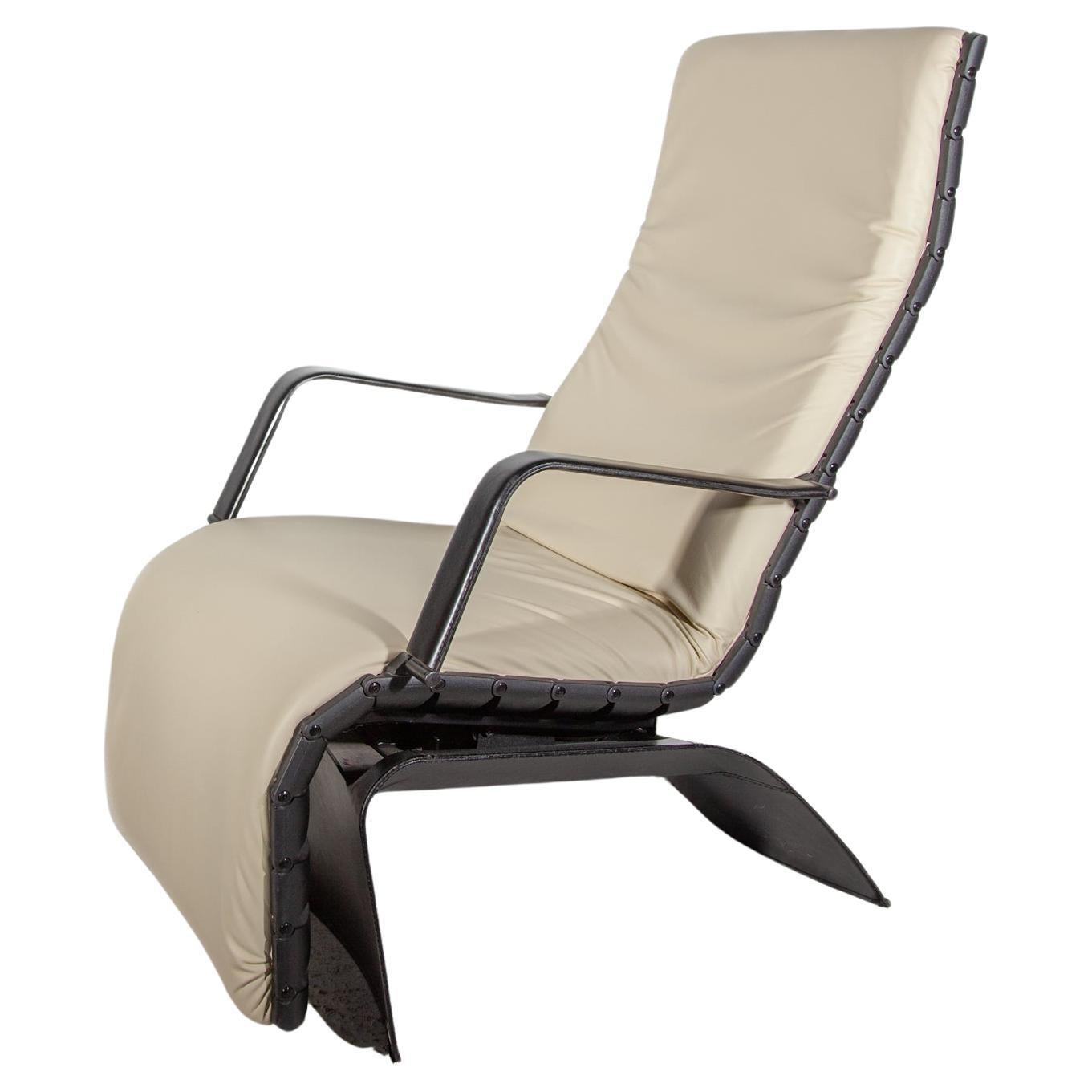 Ergo antropovarius reclining lounge chair designed by Ferdinand Alexander Porsche for Poltrona Frau, Italy 1982. The chair was designed in collaboration with the Institute for Ergonomics at Munich University and features a series of ‘spine’ elements
