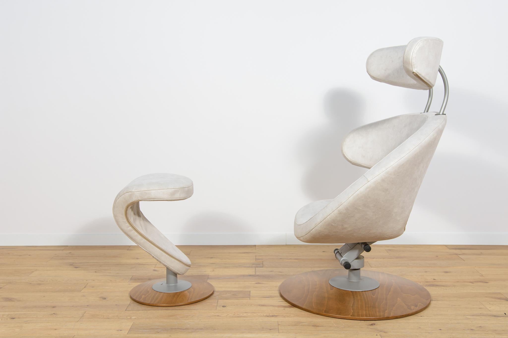 Norwegian Ergonomic Lounge Chair Model Peel with Ottoman by Olav Eldoy for Stokke, 2000s. For Sale