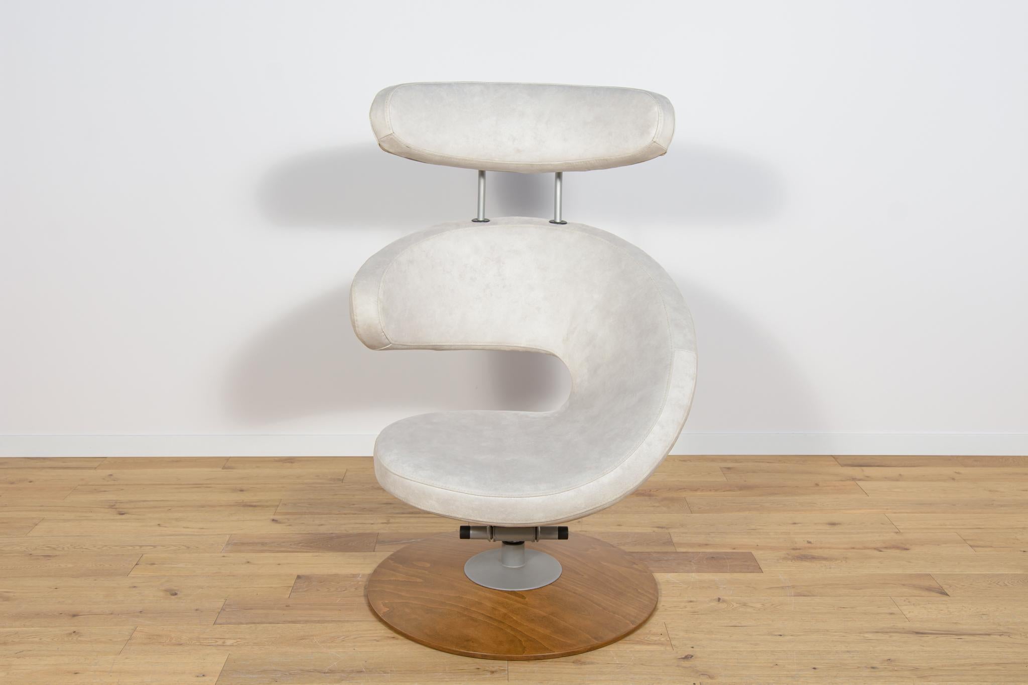 Norwegian Ergonomic Lounge Chair Model Peel with Ottoman by Olav Eldoy for Stokke, 2000s. For Sale