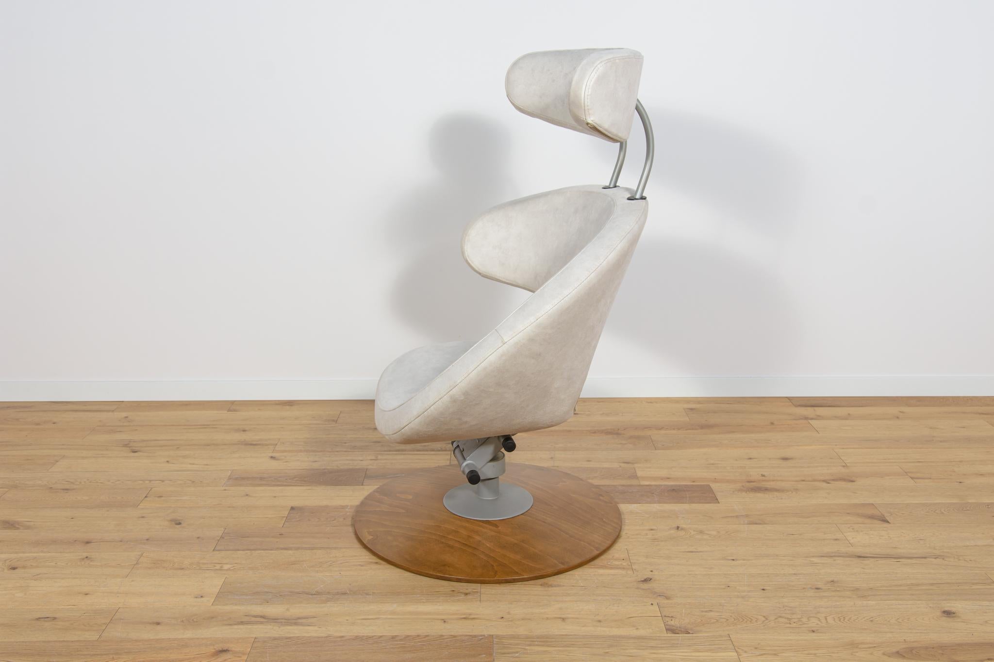 Fabric Ergonomic Lounge Chair Model Peel with Ottoman by Olav Eldoy for Stokke, 2000s. For Sale