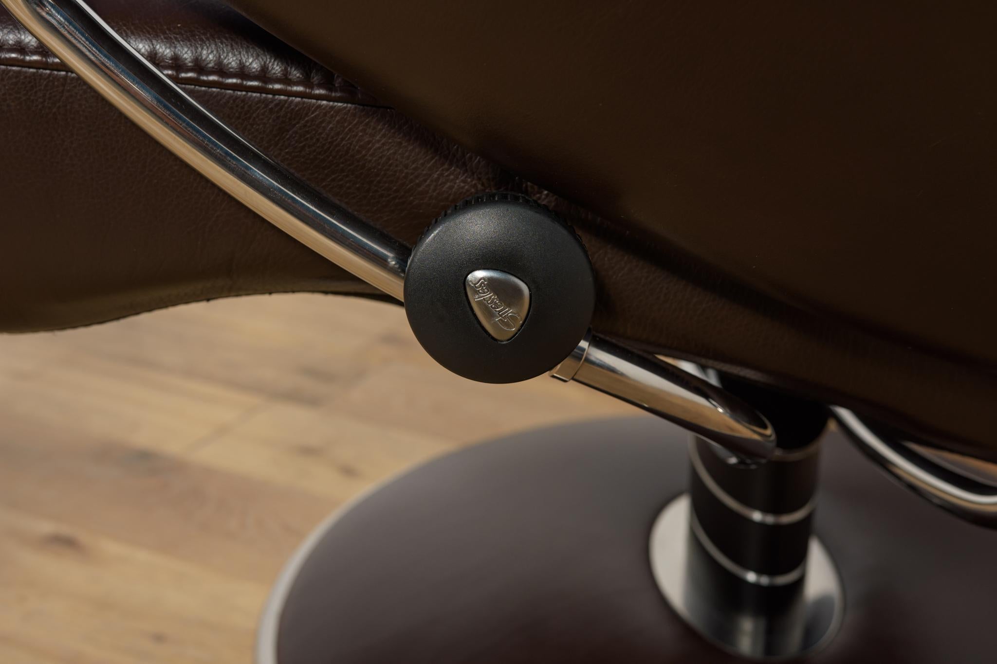 Sillón ergonómico con otomana Model de Ekornes Stressless, década de 2000. en venta 12
