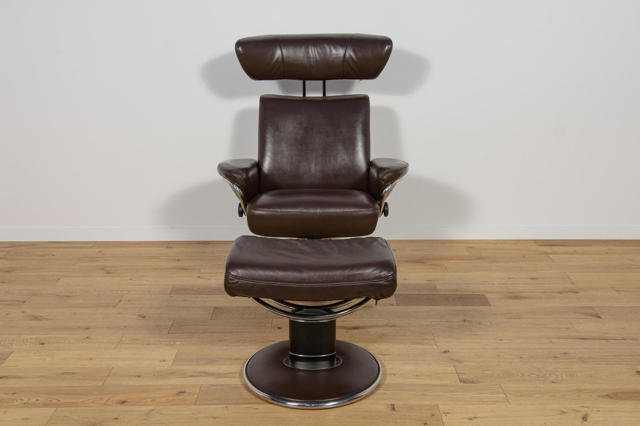 Sillón ergonómico con otomana Model de Ekornes Stressless, década de 2000. Noruego en venta