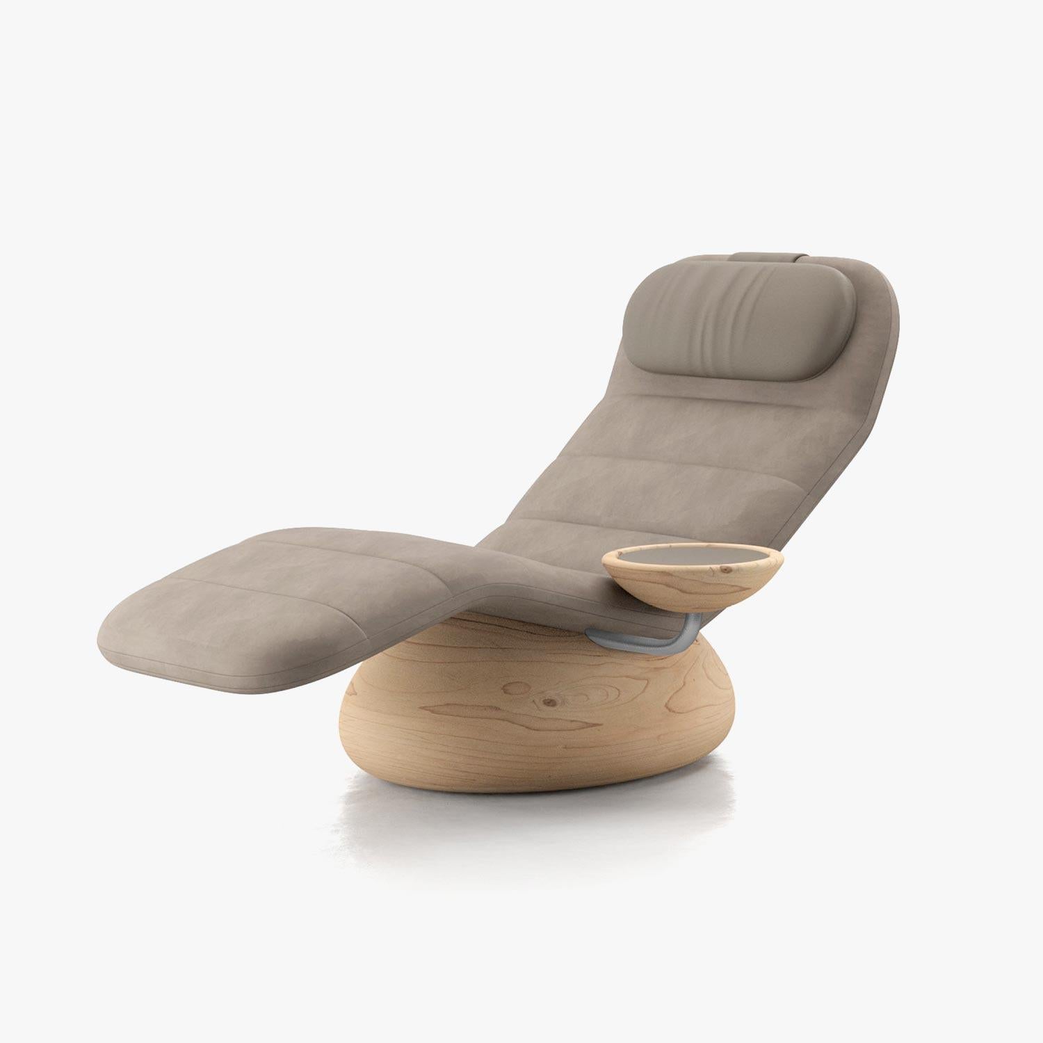 Laissez-vous séduire par le confort luxueux de cette chaise longue. Son assise ergonomique, disponible en tissu ou en cuir, est façonnée pour soutenir parfaitement votre corps. Le cadre du fauteuil inclinable en bois massif est soigneusement incliné