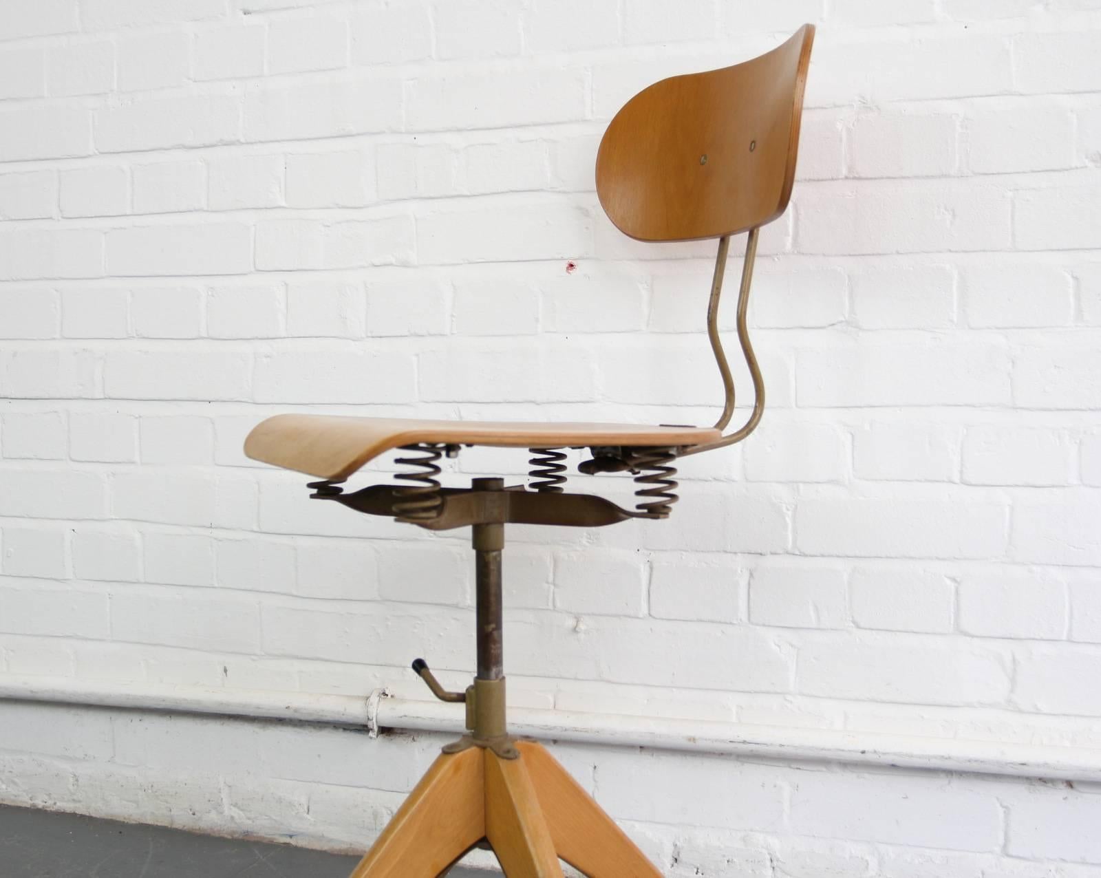 Ergonomic sprung chair by Polstergleich, circa 1950s 

Product code #OA478

- Bentwood seat and backrest
- Sprung seat and backrest
- Height adjustable
- Designed by Margarete Klober
- German, circa 1950s
- Measure: 39cm wide x 49cm deep
-