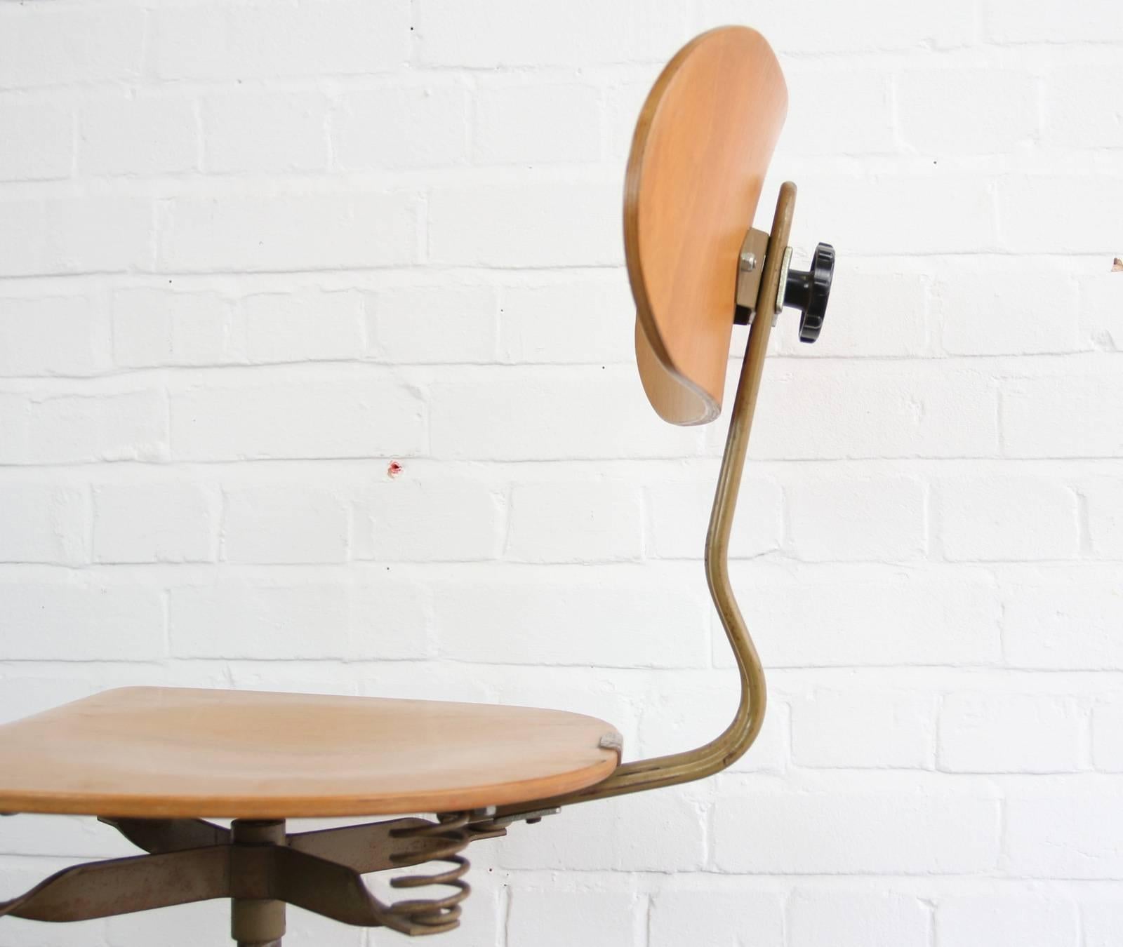 Mid-20th Century Ergonomic Sprung Chair by Polstergleich, circa 1950s