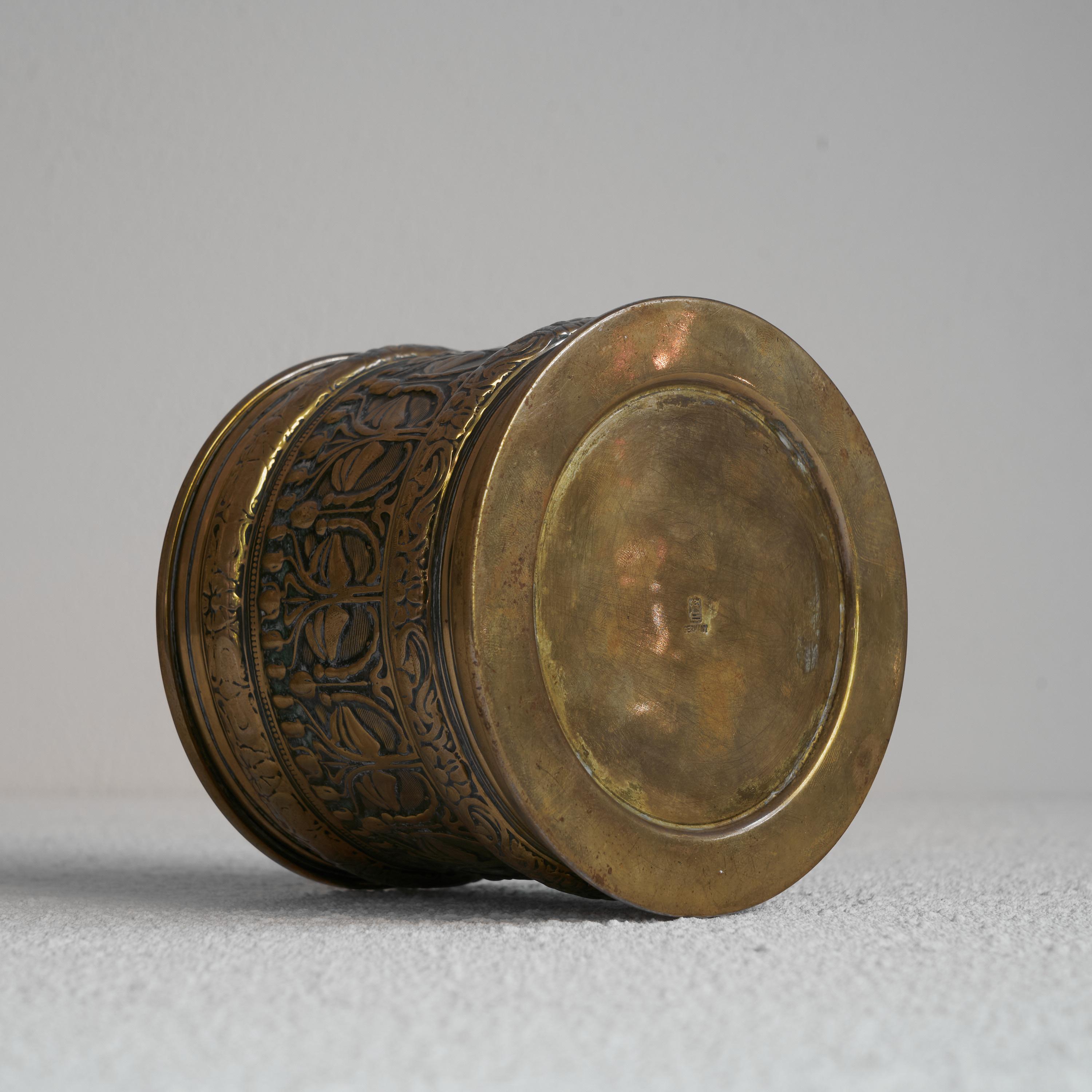 Erhard & Söhne Art Nouveau Lidded Pot in Patinated Brass In Good Condition For Sale In Tilburg, NL