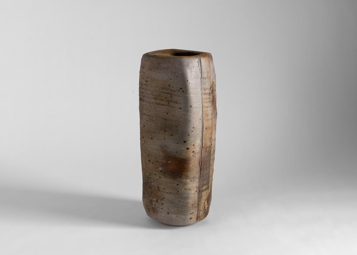 Eric Astoul, Grand cylindre ajouré, La Borne, Skulpturale Vase, Frankreich, 2000 (Glasiert) im Angebot