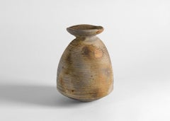Eric Astoul, Vase à Col Plat, La Borne, Vaso scultoreo in gres, Francia, 2011