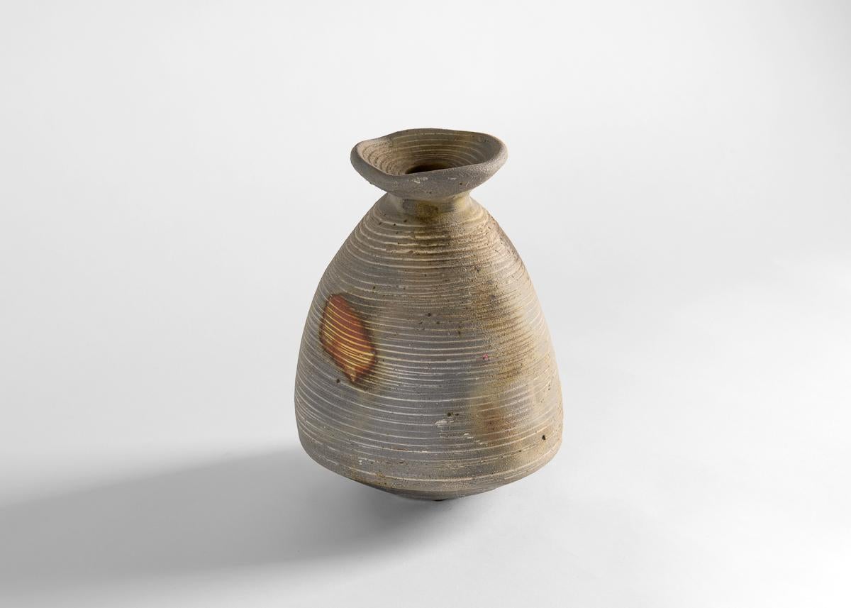 Français Eric Astoul, Vase à Col Plat, La Borne, Vase sculptural en grès, France, 2011 en vente