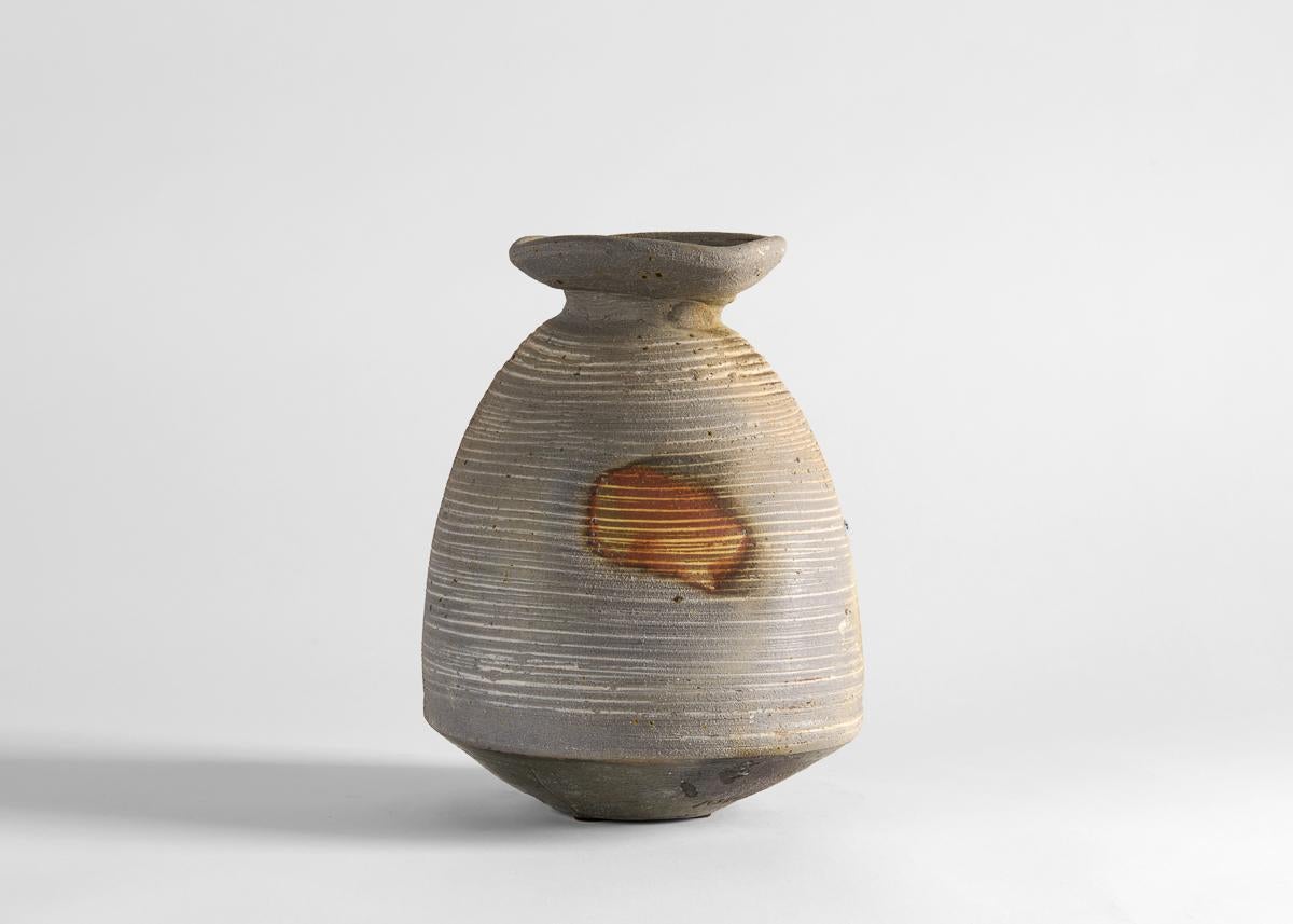 Vernissé Eric Astoul, Vase à Col Plat, La Borne, Vase sculptural en grès, France, 2011 en vente