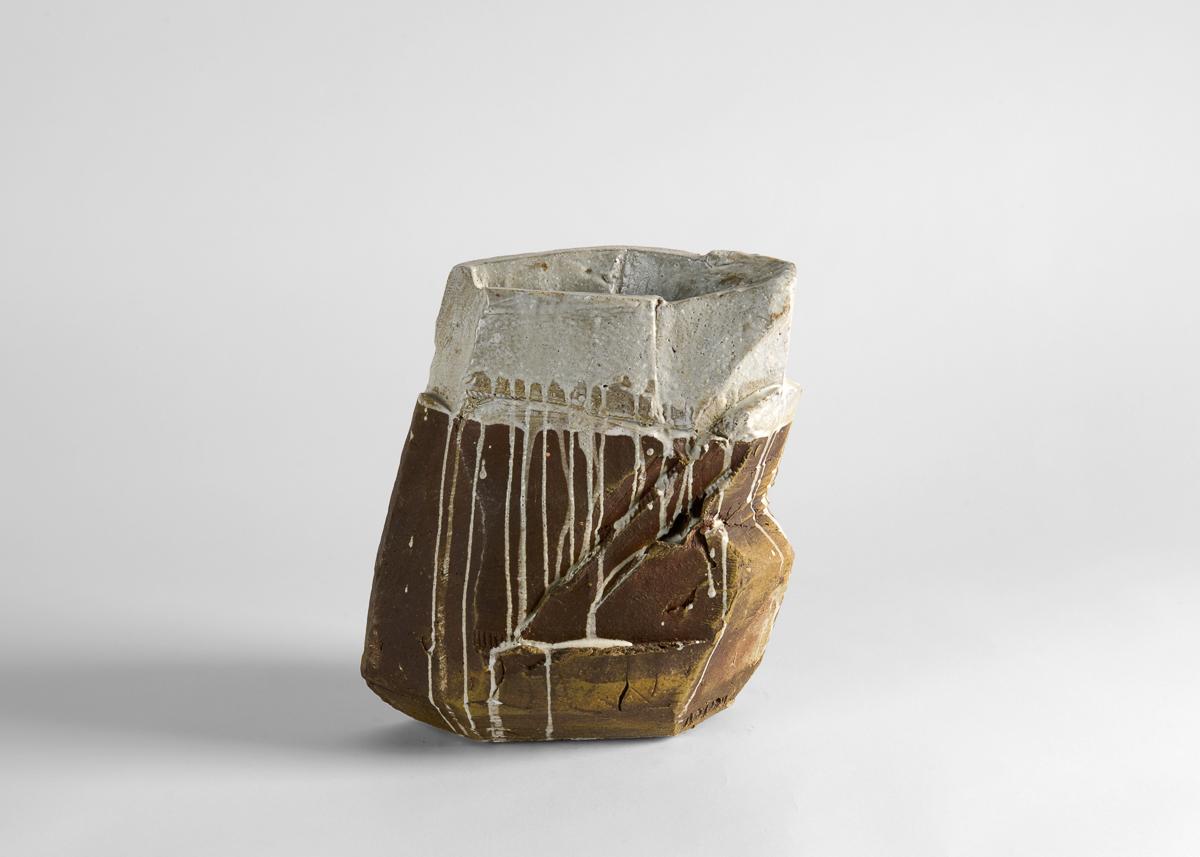 Vernissé Eric Astoul, Vase Echancrés, La Borne, Vase sculptural en grès, France, 2012. en vente