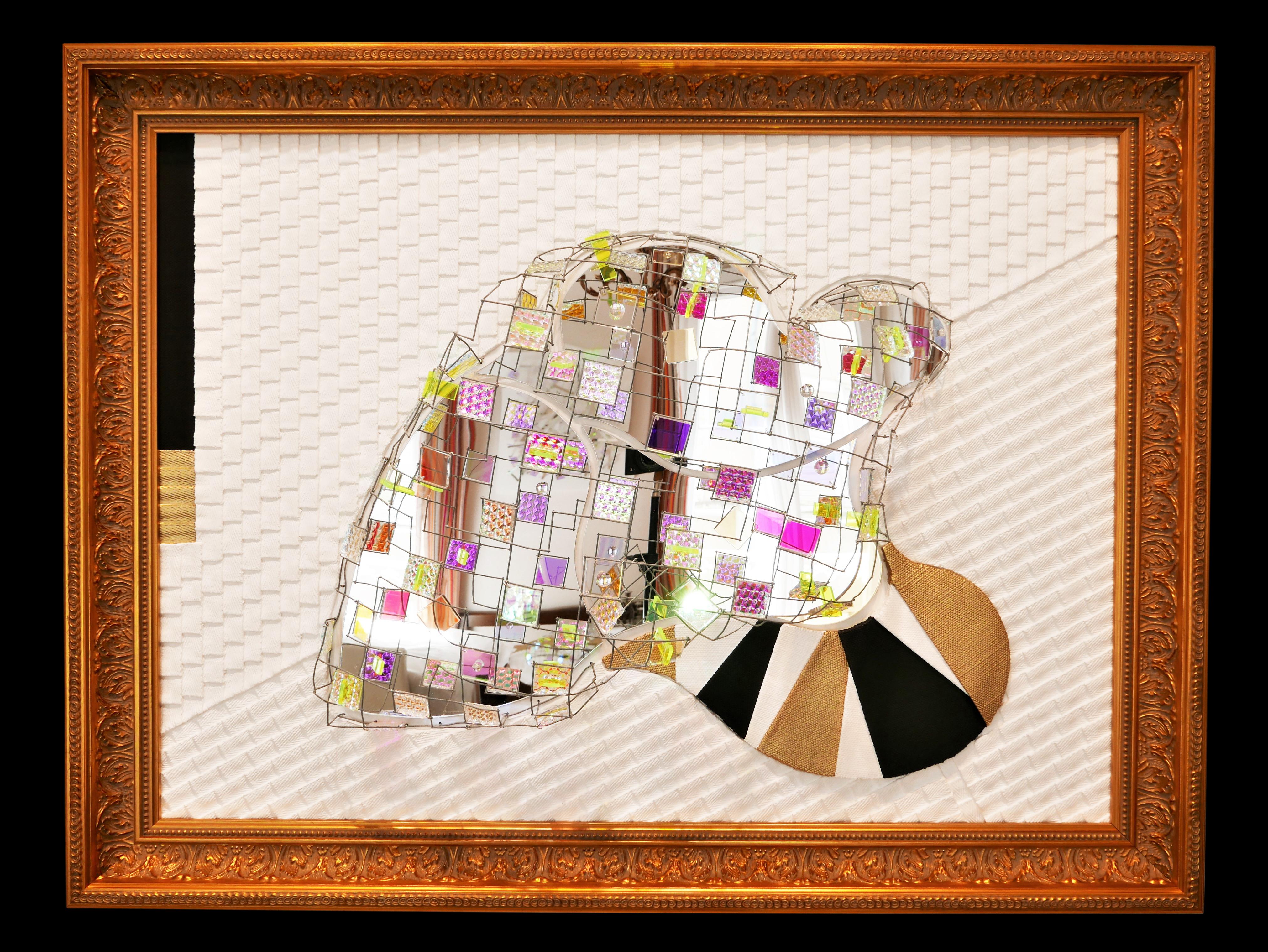 Leinen, Leinenband, Acrylglas (Spiegel, irisierend), Gesso, goldenes Wachs, Draht und Acrylfarbe auf Platte

Eric Beauplace ist ein 1962 geborener französischer zeitgenössischer bildender Künstler, der in Saint Germain-en-Laye, Frankreich, lebt und