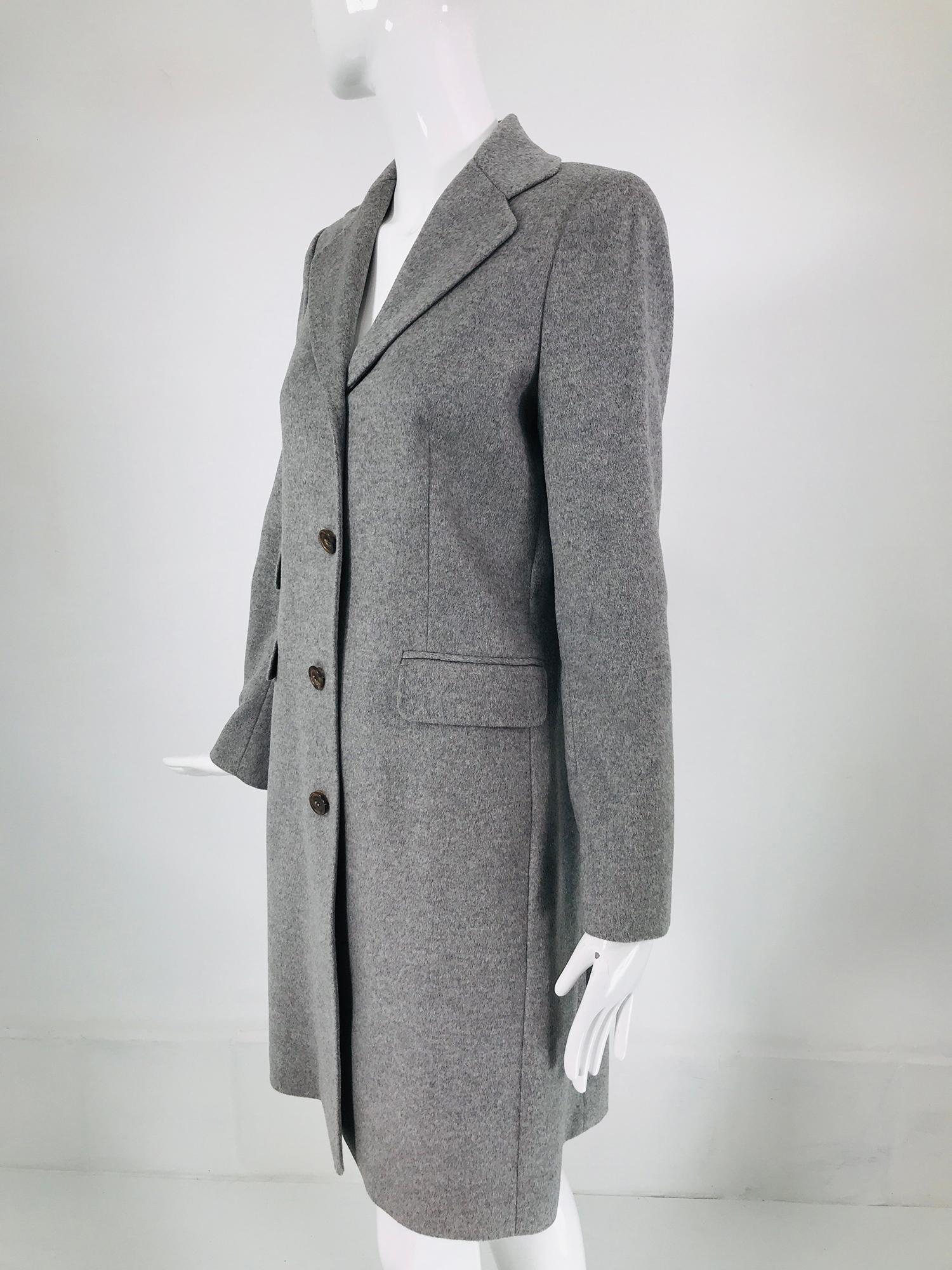 Eric Bompard Pale Grey Cashmere Single Breasted Coat  For Sale 4