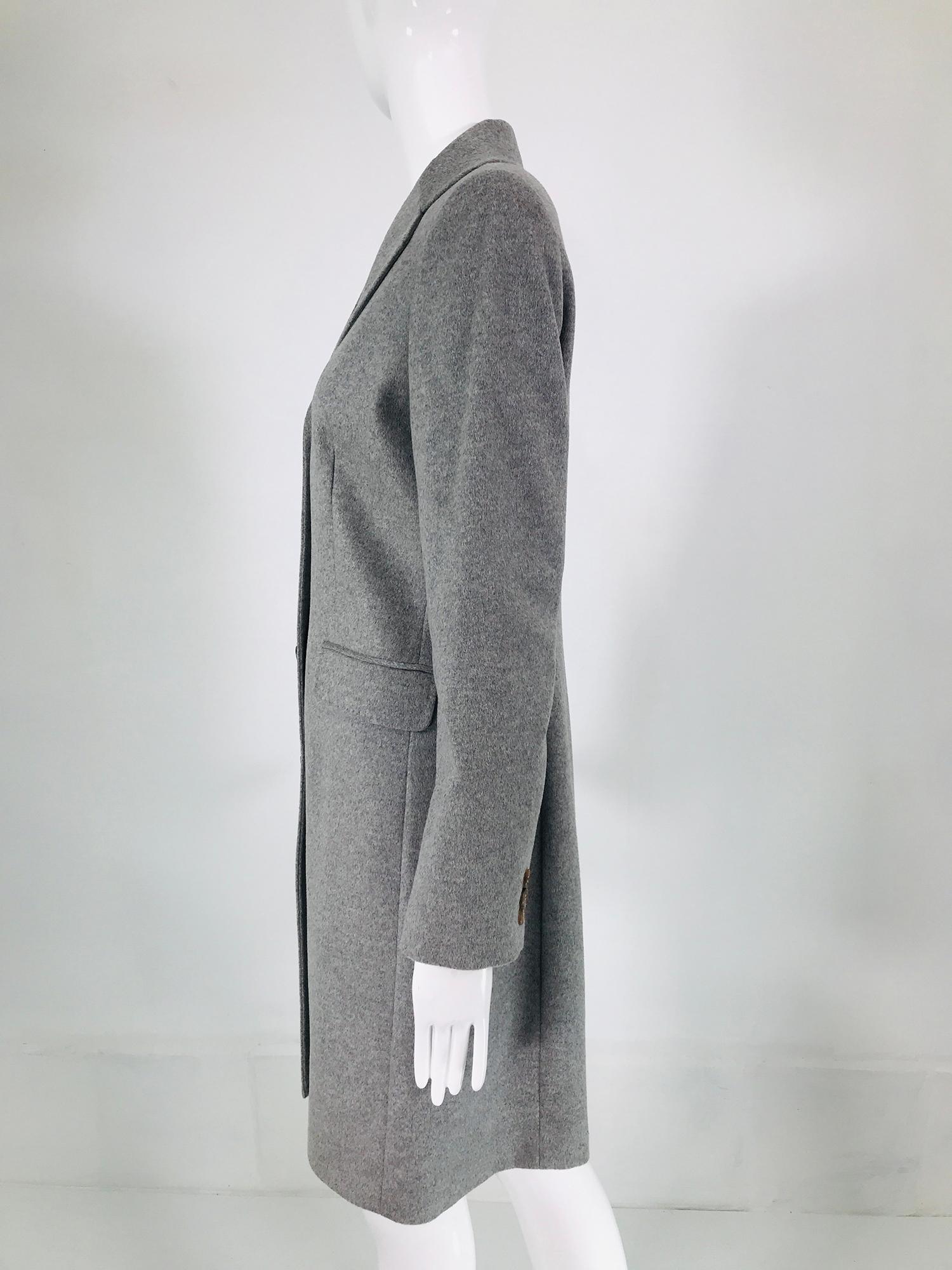 Eric Bompard Pale Grey Cashmere Single Breasted Coat  For Sale 3