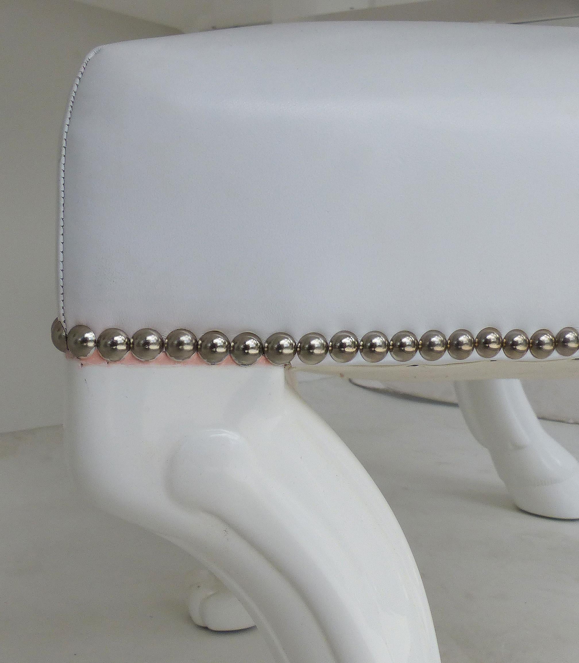 Escritorio y Silla Eric Brand Lacados en Blanco Modelo 