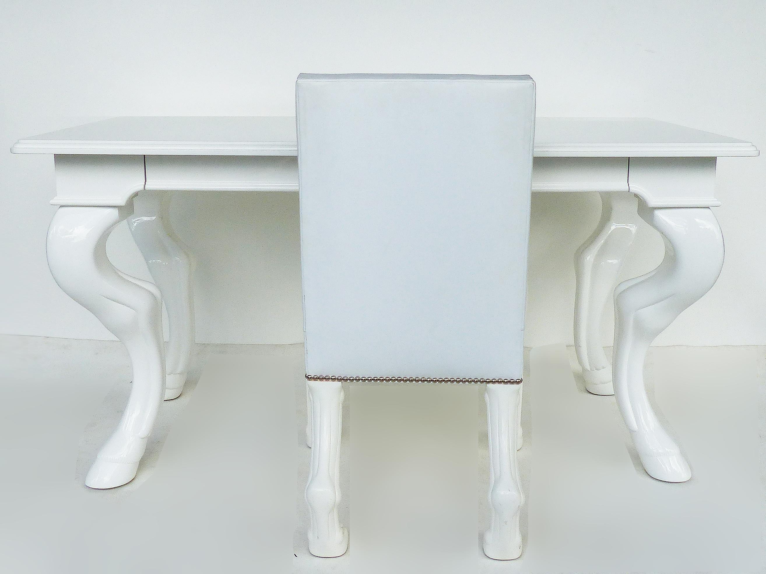 Escritorio y silla lacados en blanco modelo 