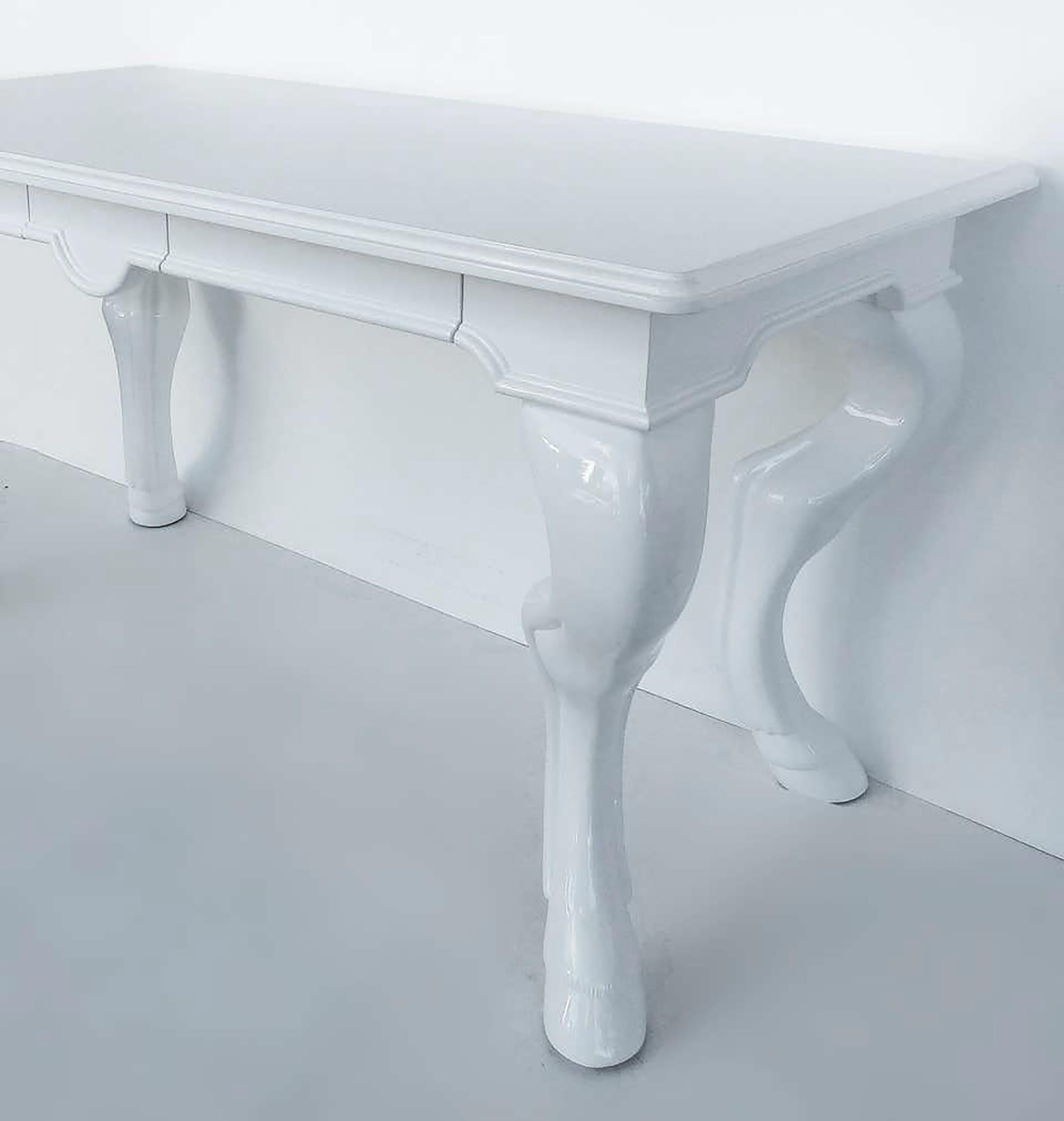 Escritorio y Silla Eric Brand Lacados en Blanco Modelo 