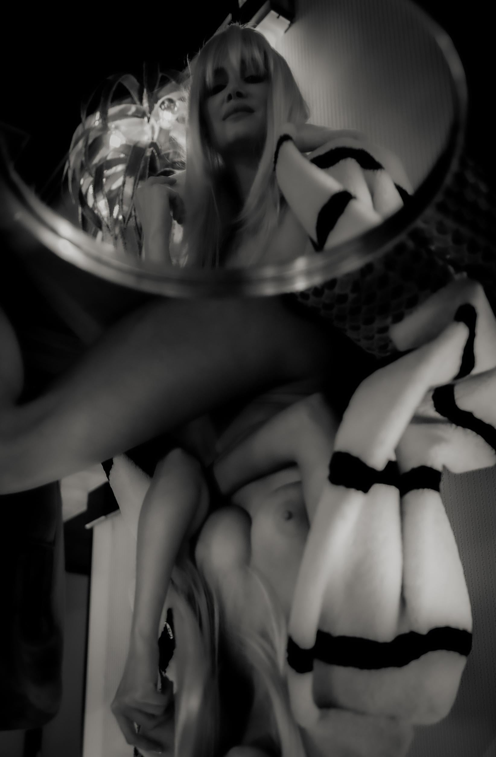 Room 310 - Collector Portfolio # 3 out 7 - 12 Fine Art Prints Photographie de nu en vente 3