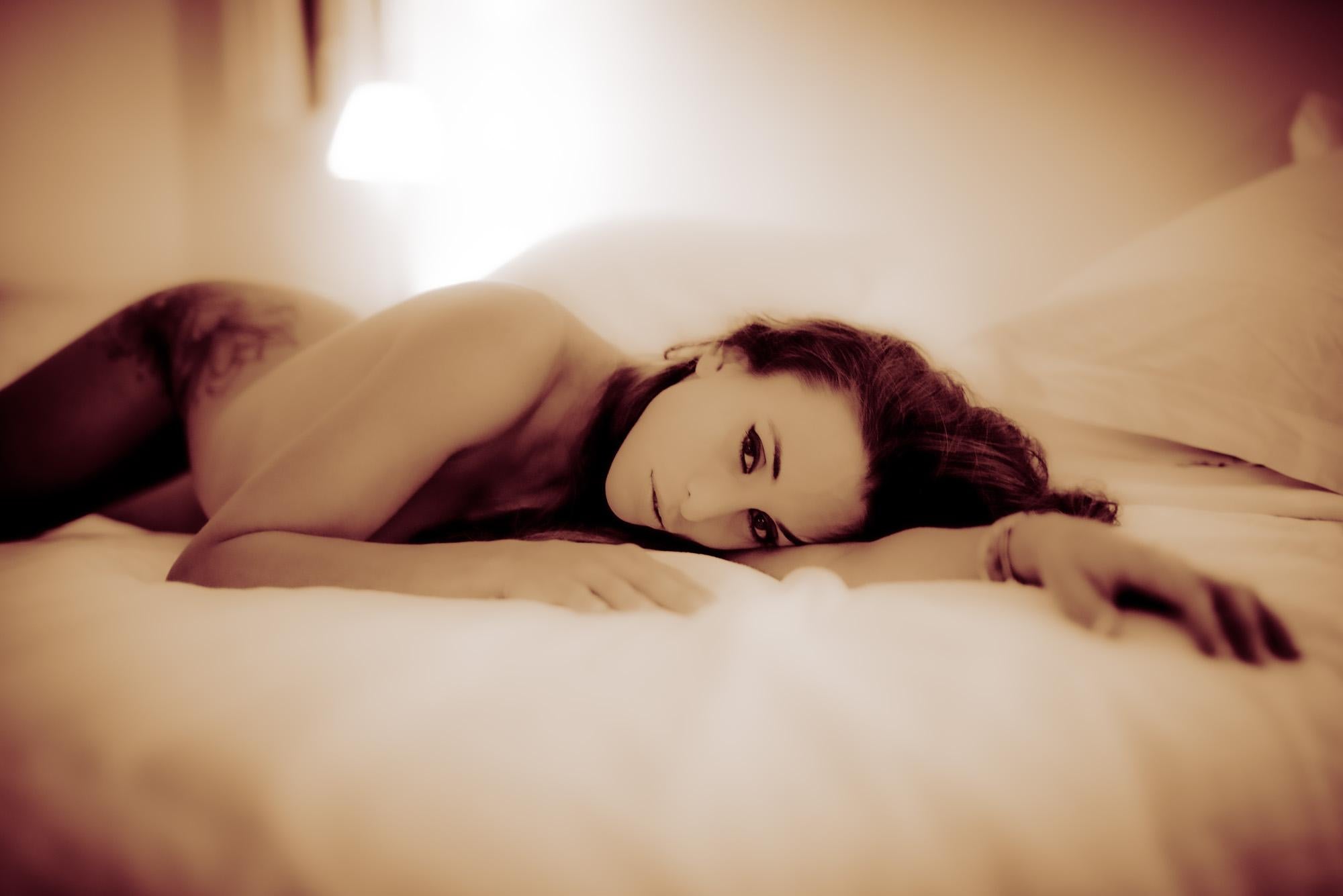 Room 102 - Collector Portfolio # 6 out 7 -  12 Fine Art Prints Nude photography For Sale 12