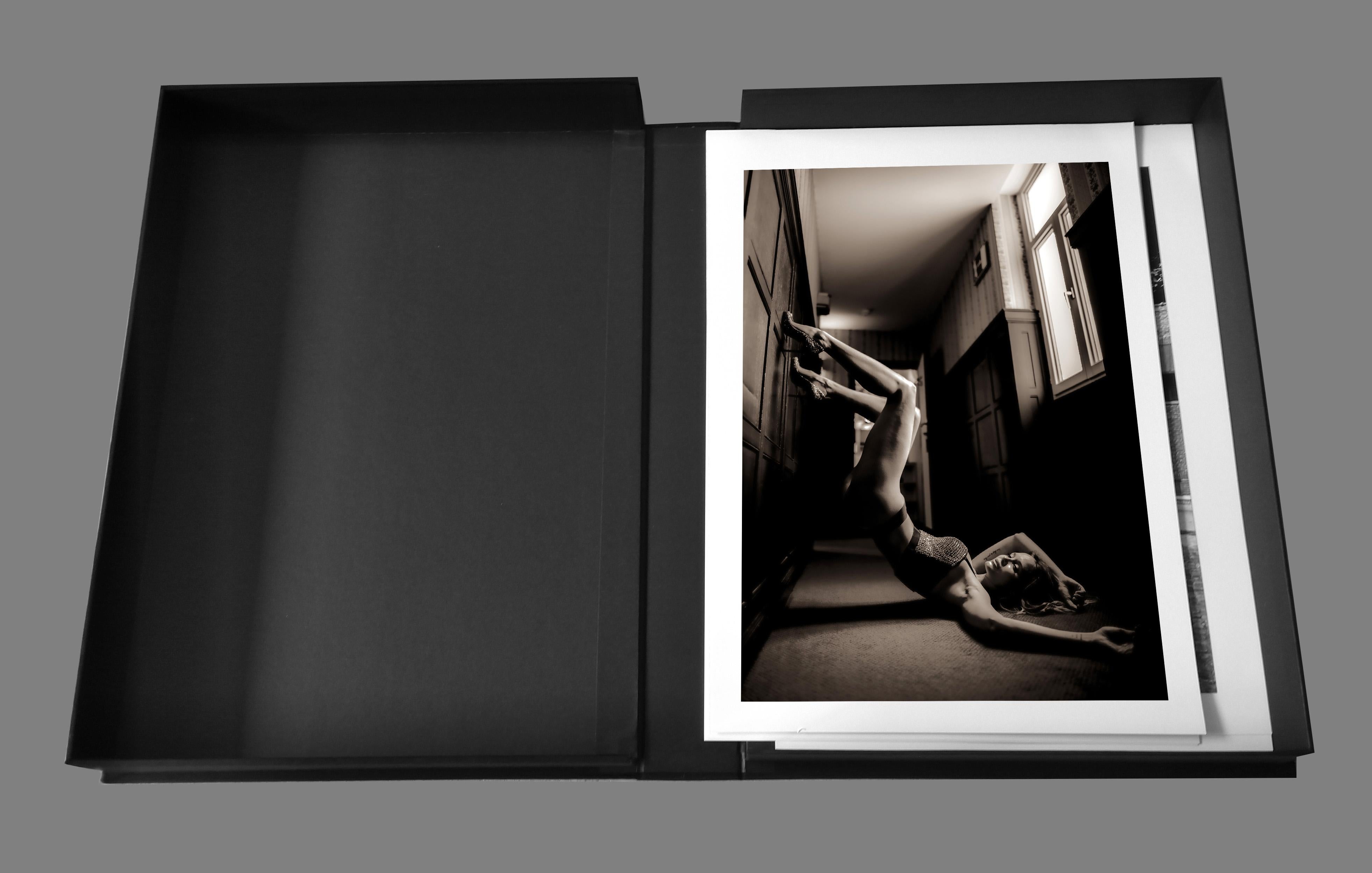 Room 411 - Collector Portfolio # 2 out 7 - 12 Fine Art Prints Nude photography  For Sale 13
