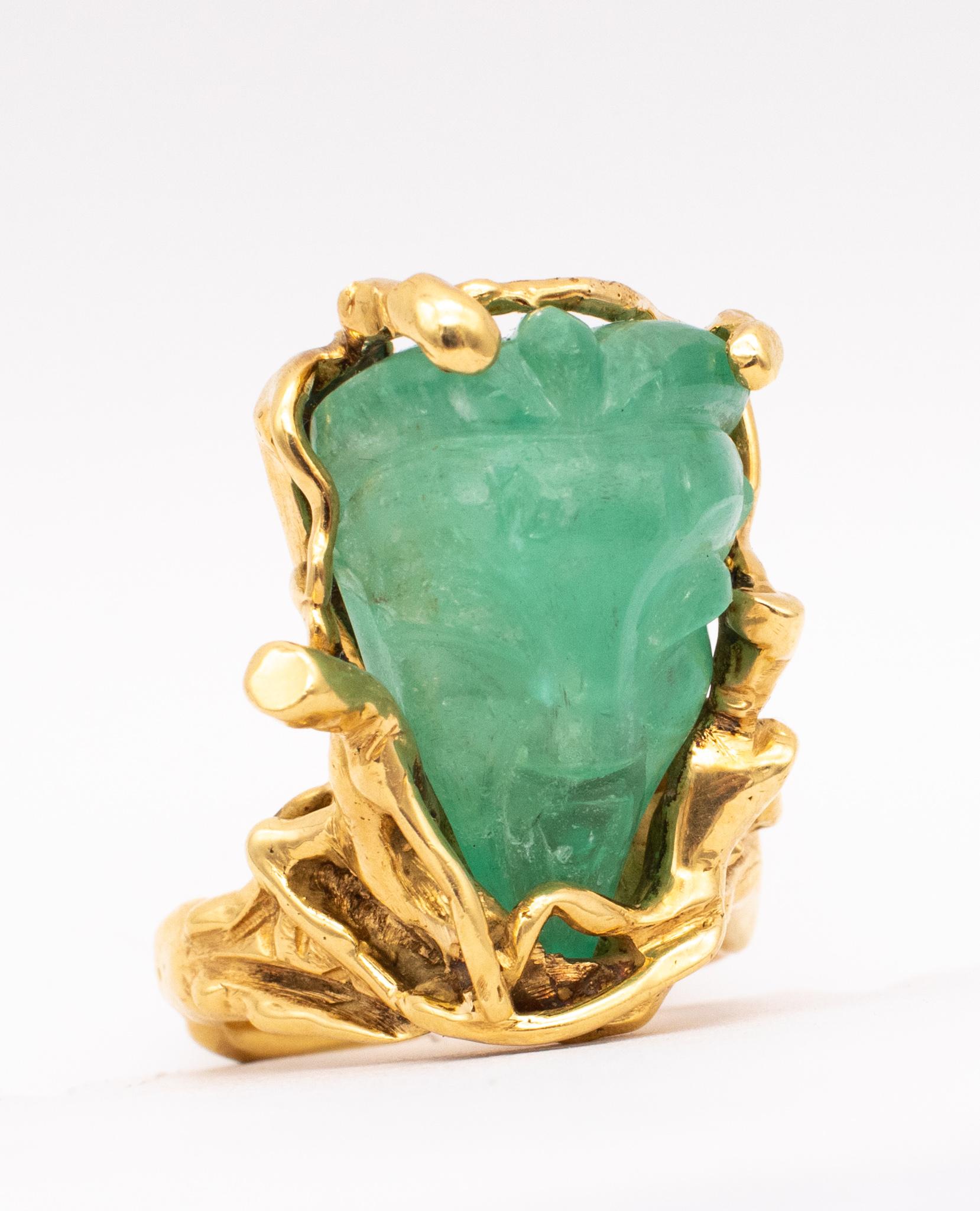 Eric De Kolb 1960 Rare Statement Ring in 18Kt Gold with 28.53 Cts Carved Emerald 4