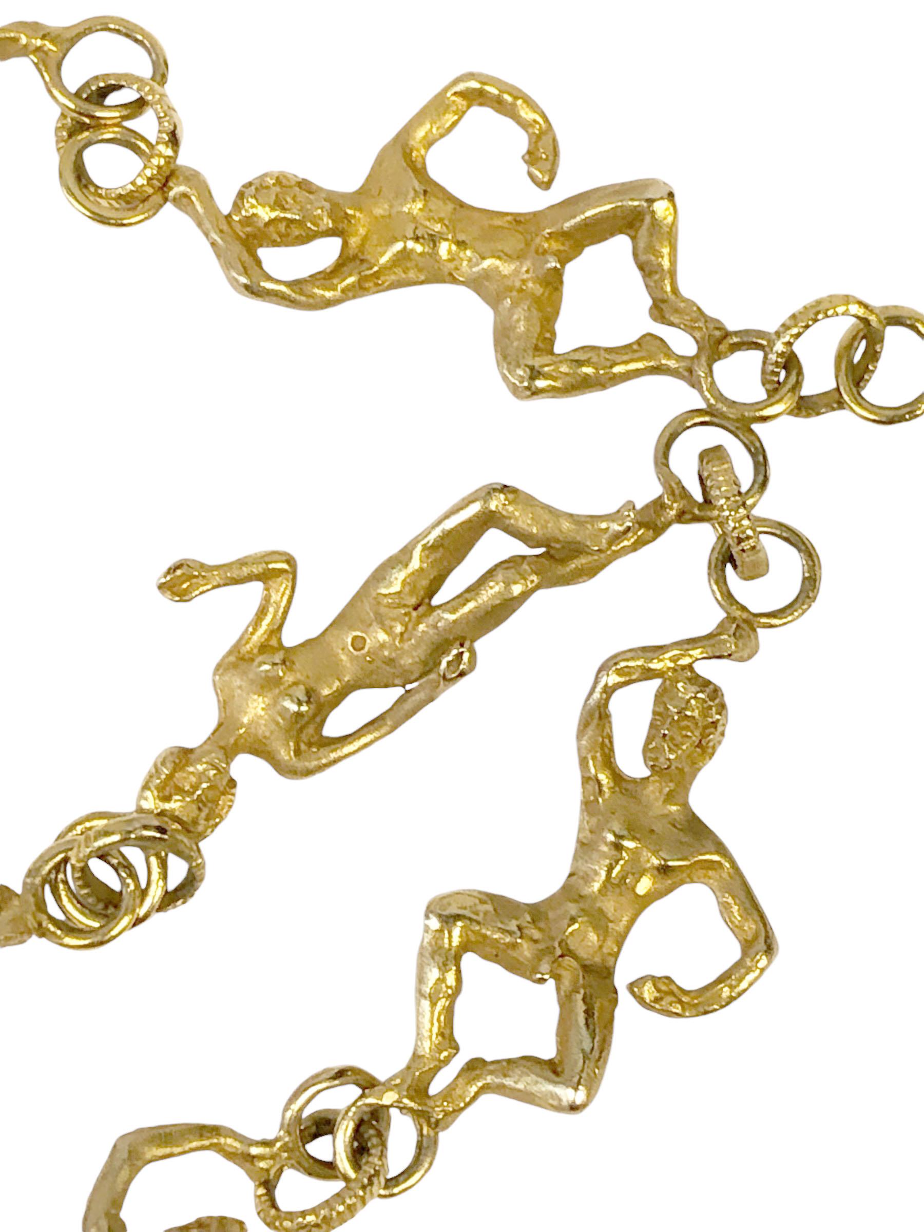 CIRCA 1970er Jahre Mid Century Eric de Kolb 14k Gelbgold Erotische Halskette, Hand fabriziert Links von männlichen und weiblichen Figuren jeweils mit Hand ziseliert Detailarbeit. 34 Zoll in der Länge und einem Gewicht von 105,3 Gramm, an mehreren