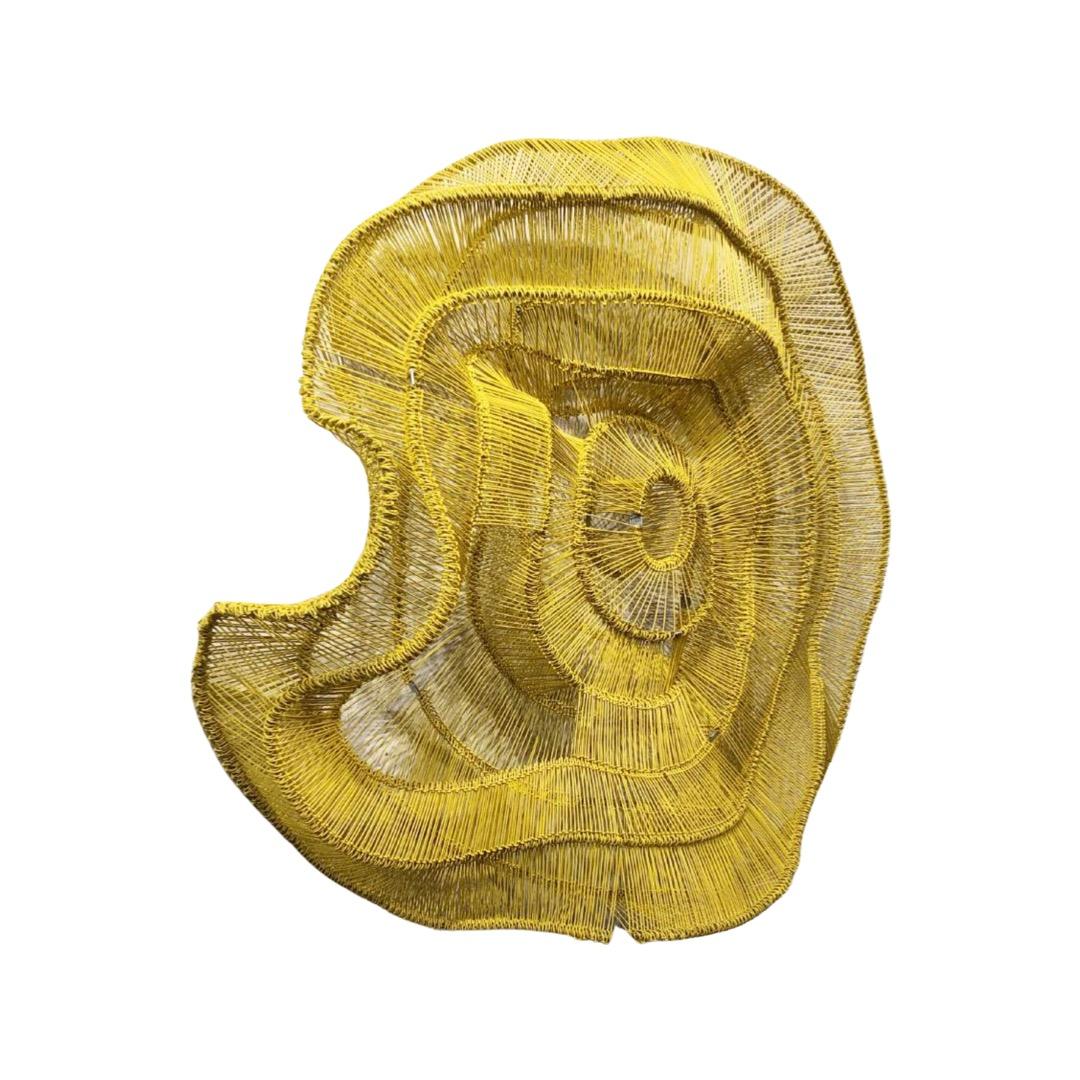 Grande sculpture abstraite enveloppée de fil jaune « Emergence Series 2 » - Abstrait Sculpture par Eric Gushee