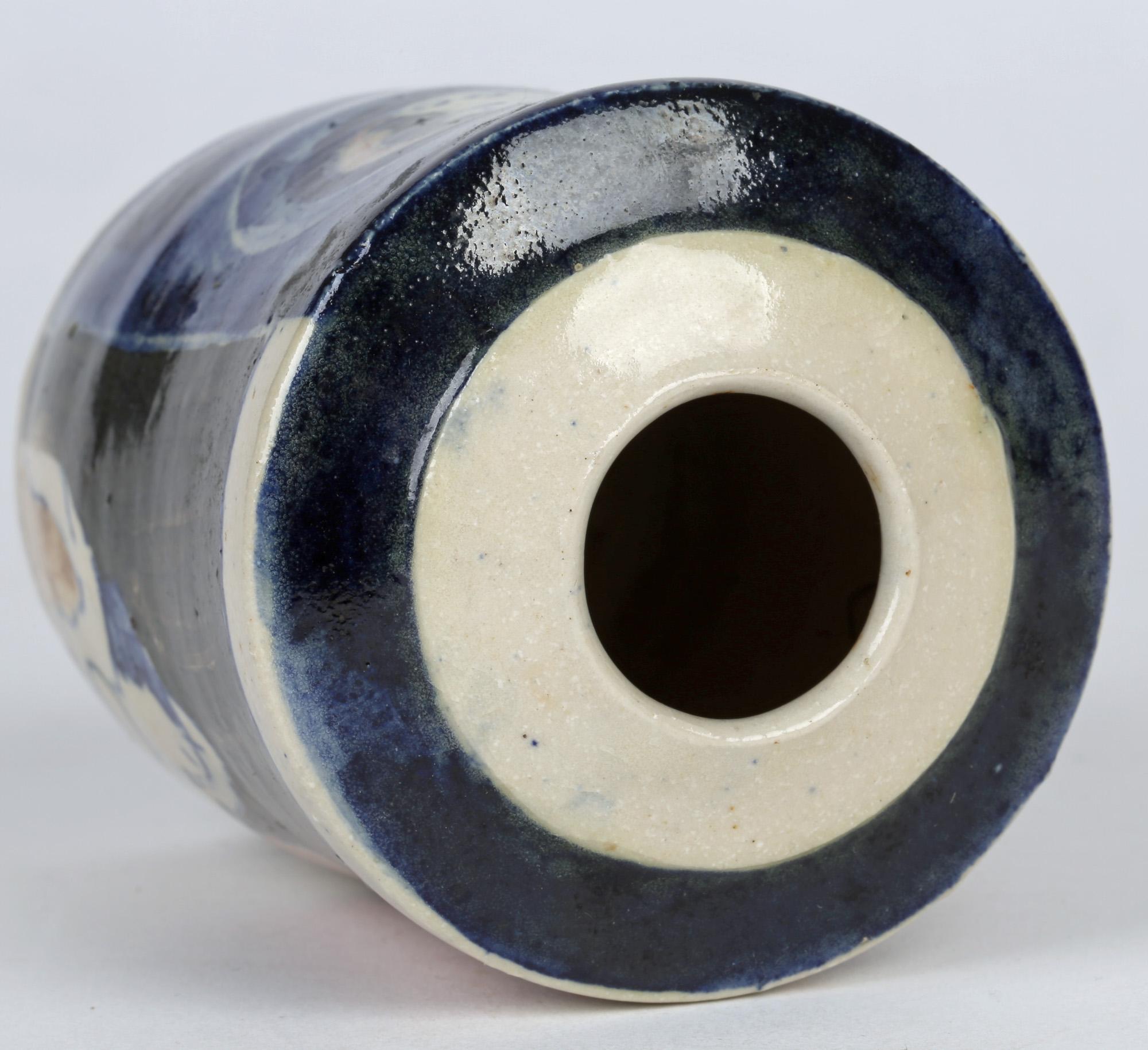Eric James Mellon Studio Pottery Vase aus glasierter Esche mit Akten (Moderne)
