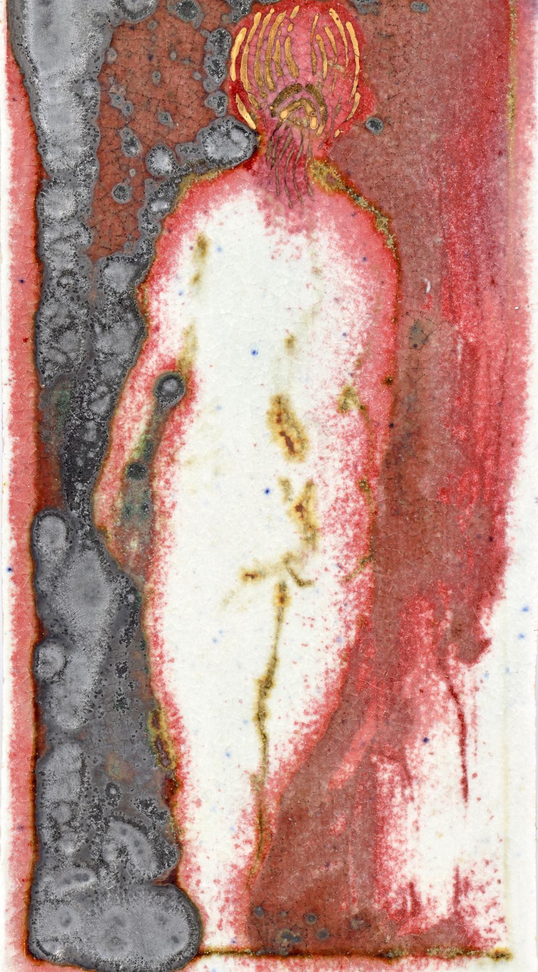Un très beau et unique panneau en forme de tuile de poterie de studio en grès, frais pour le marché, peint à la main avec un profil arrière d'un nu féminin marchant intitulé Nude par le célèbre artiste céramiste Eric James Mellon (britannique,