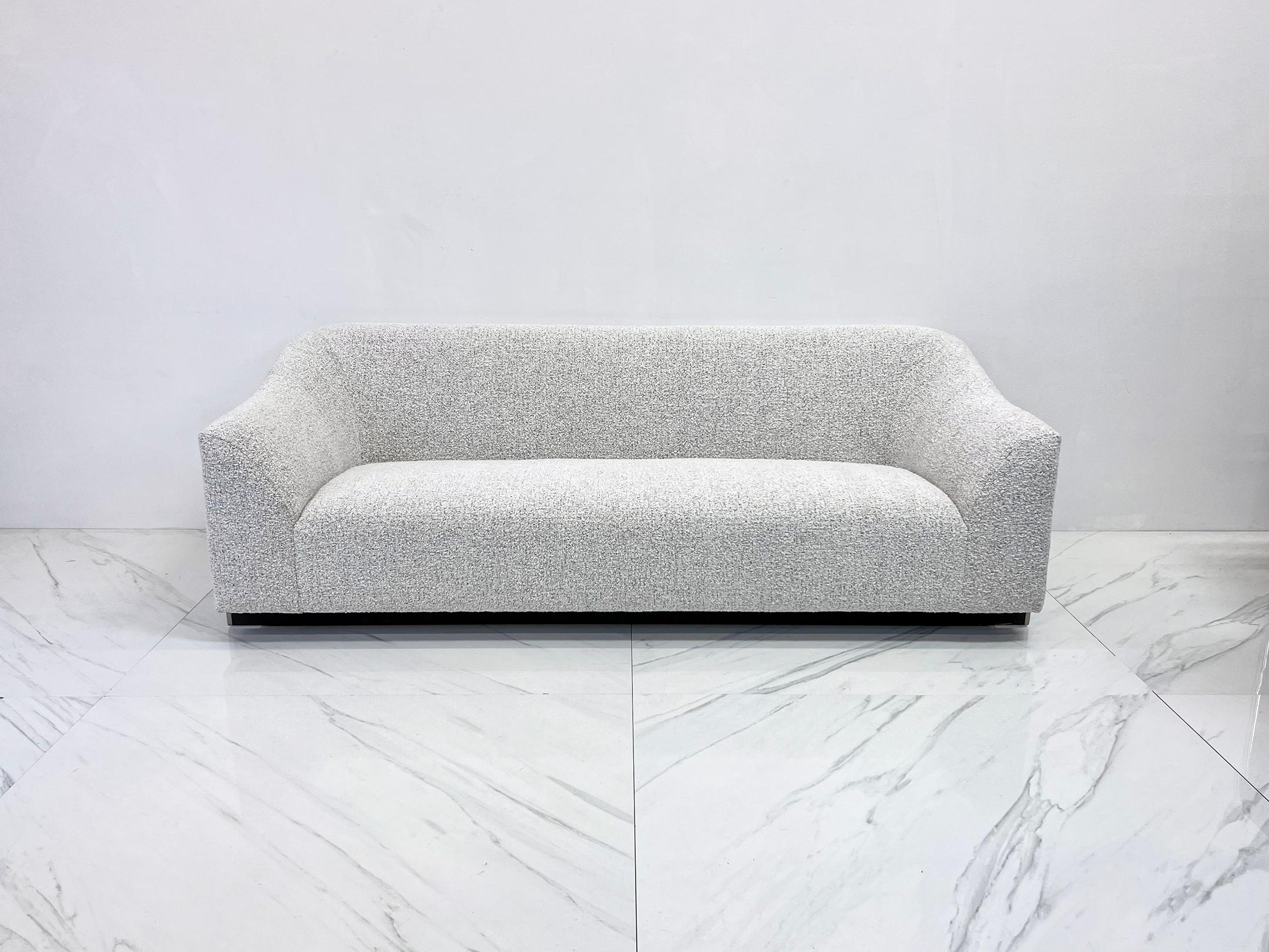 Eric Jourdan Snowdonia Modernes Sofa für Ligne Roset aus schwarzem und weißem Bouclé (21. Jahrhundert und zeitgenössisch) im Angebot